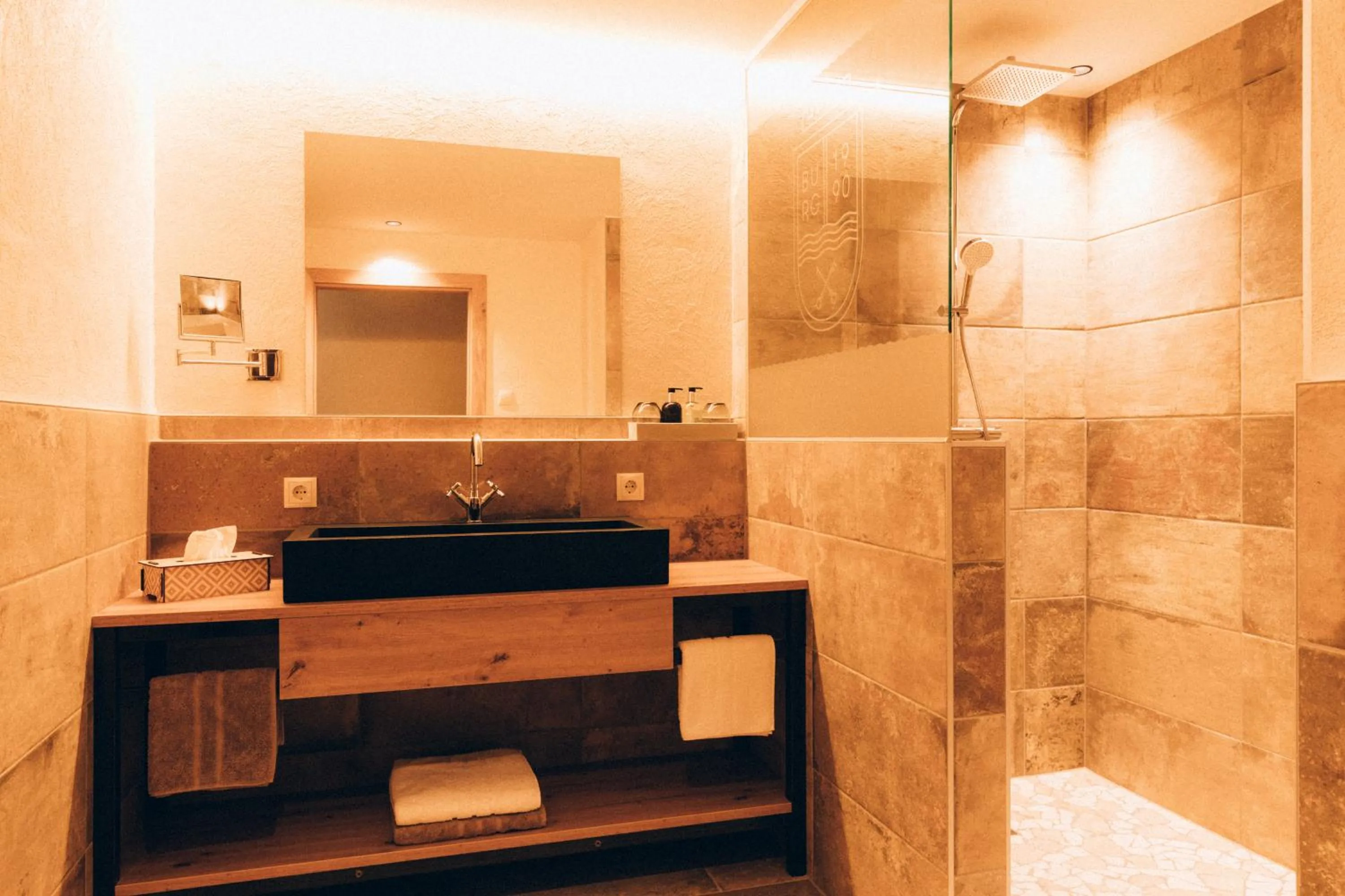 Bathroom in Burg1990