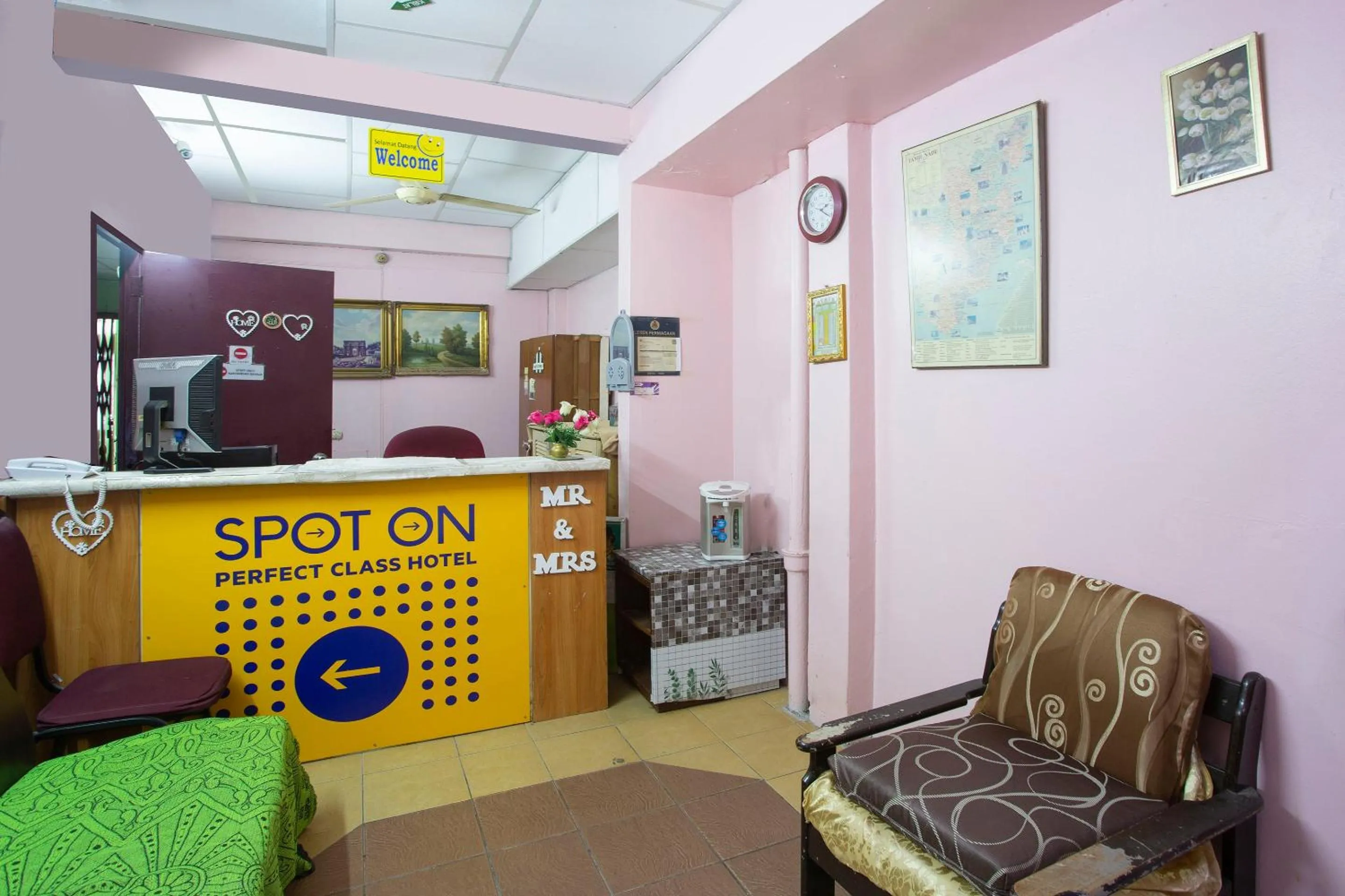 Lobby or reception in Hotel O Perfect Class Hotel