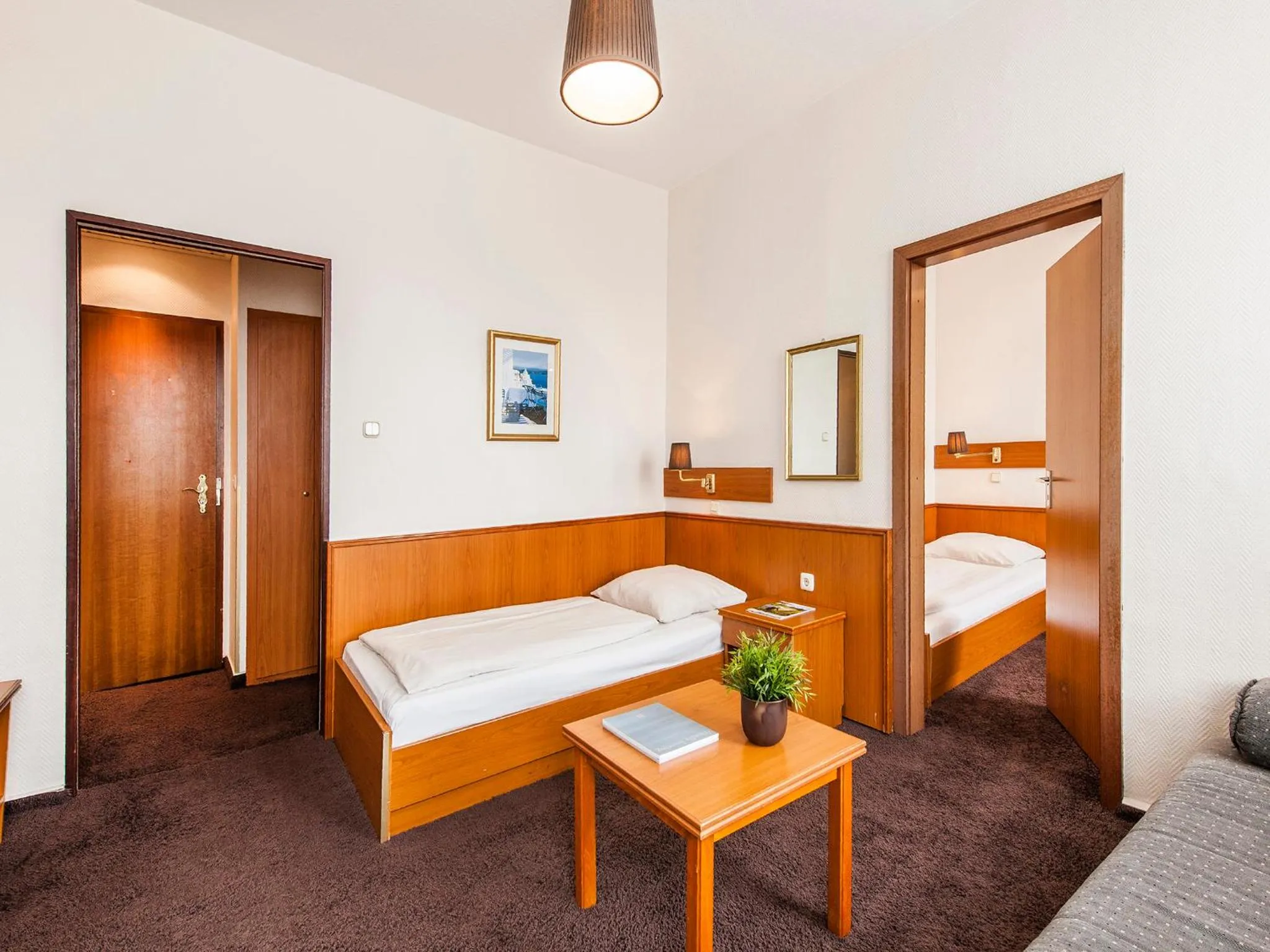 Photo of the whole room, Bed in Hotel Jensen