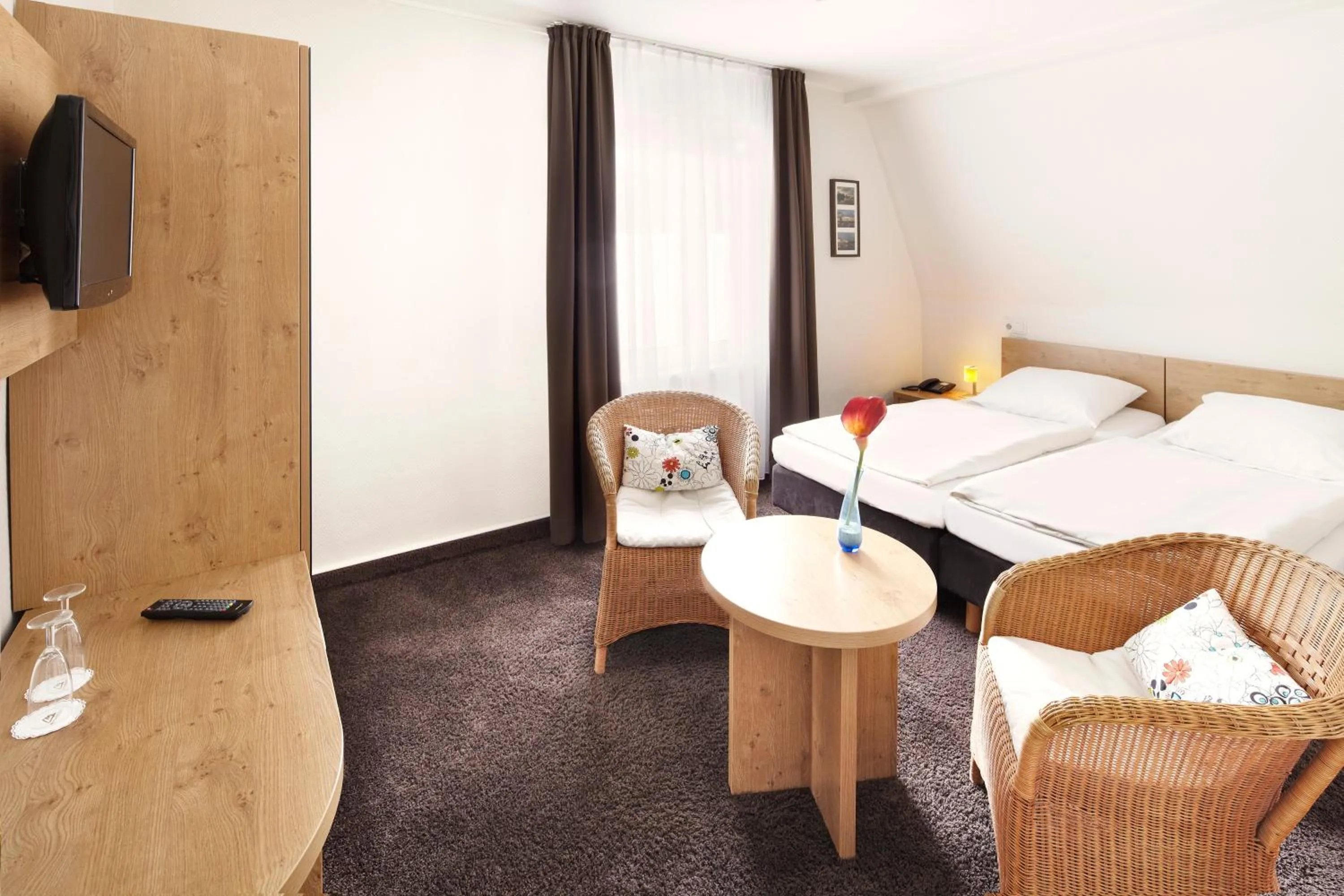 Photo of the whole room, Bed in Hotel Jensen