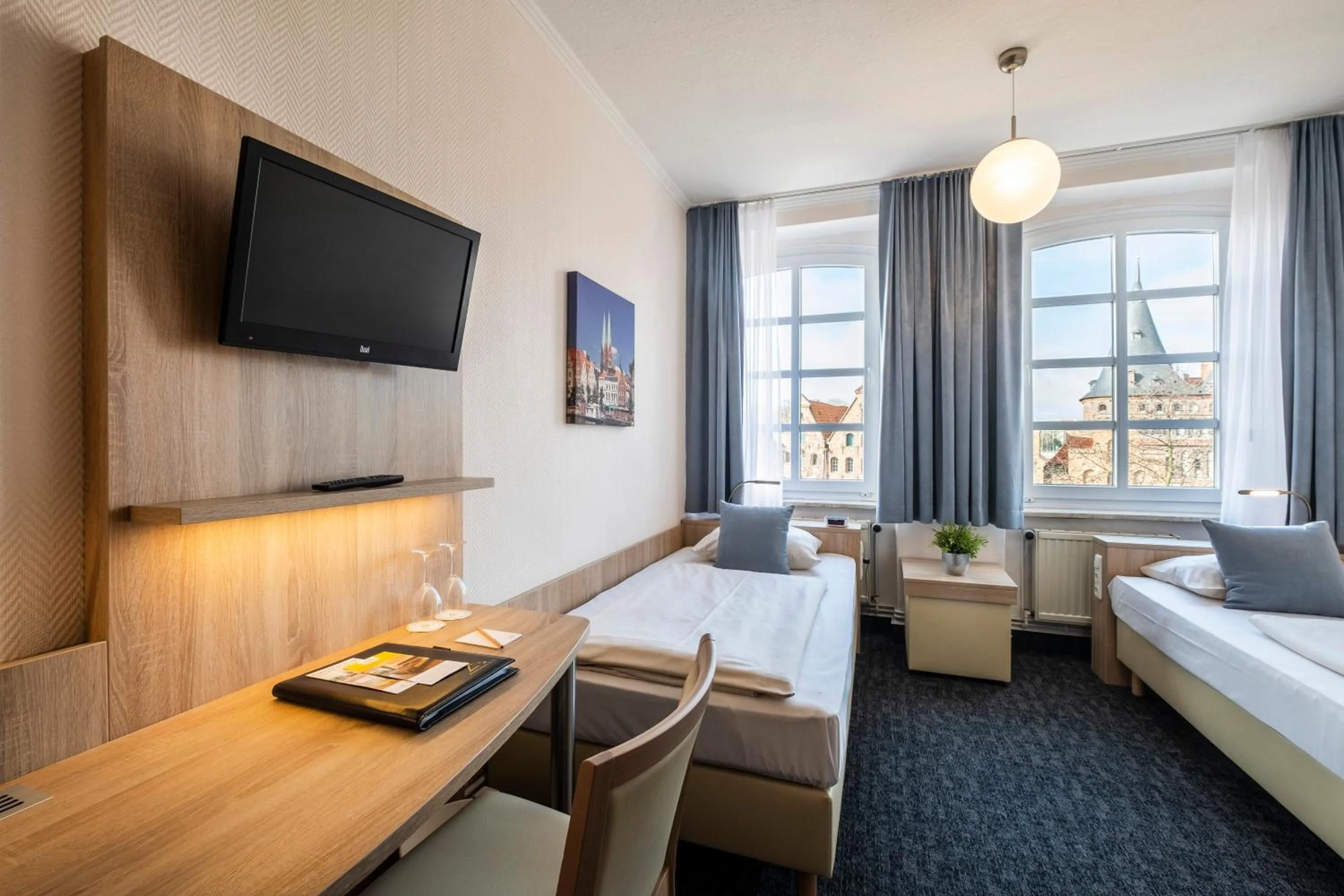 Photo of the whole room, Bed in Hotel Jensen