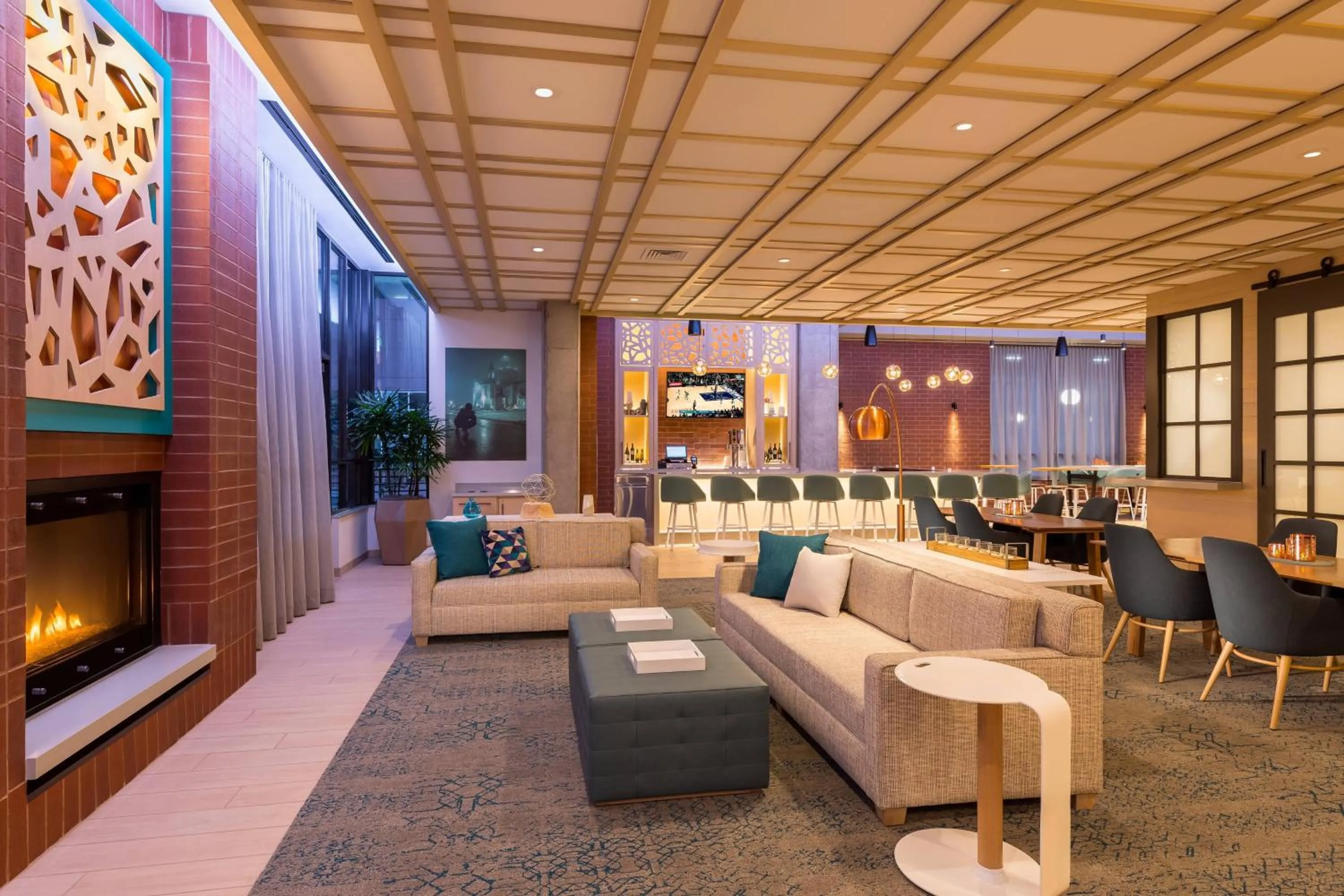 Lounge or bar in SpringHill Suites St. Paul Downtown