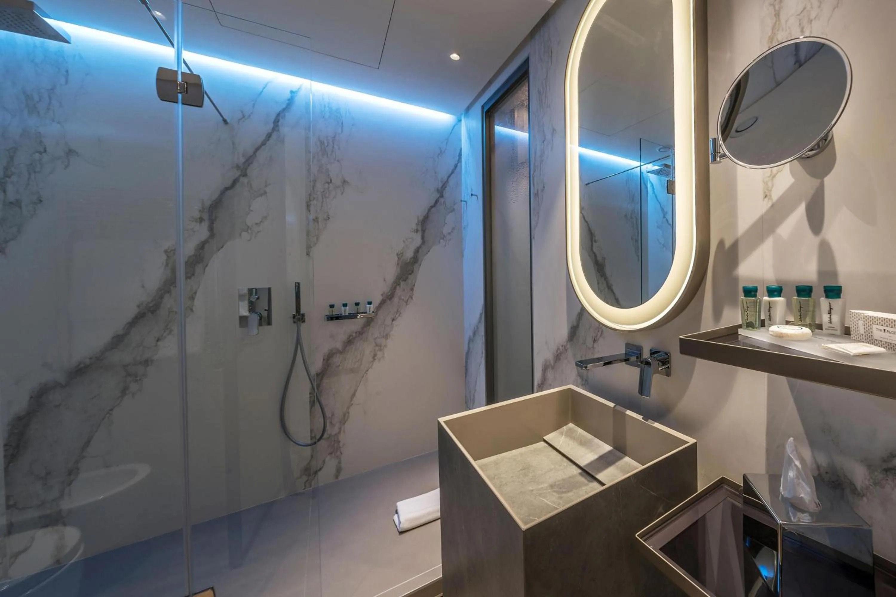 Bathroom in The Regency, Rome, a Tribute Portfolio Hotel