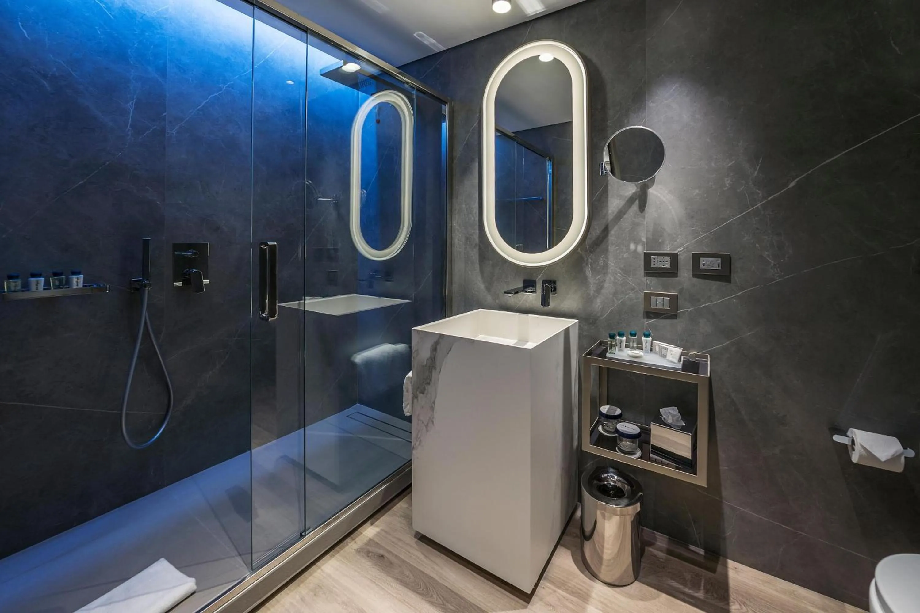 Bathroom in The Regency, Rome, a Tribute Portfolio Hotel