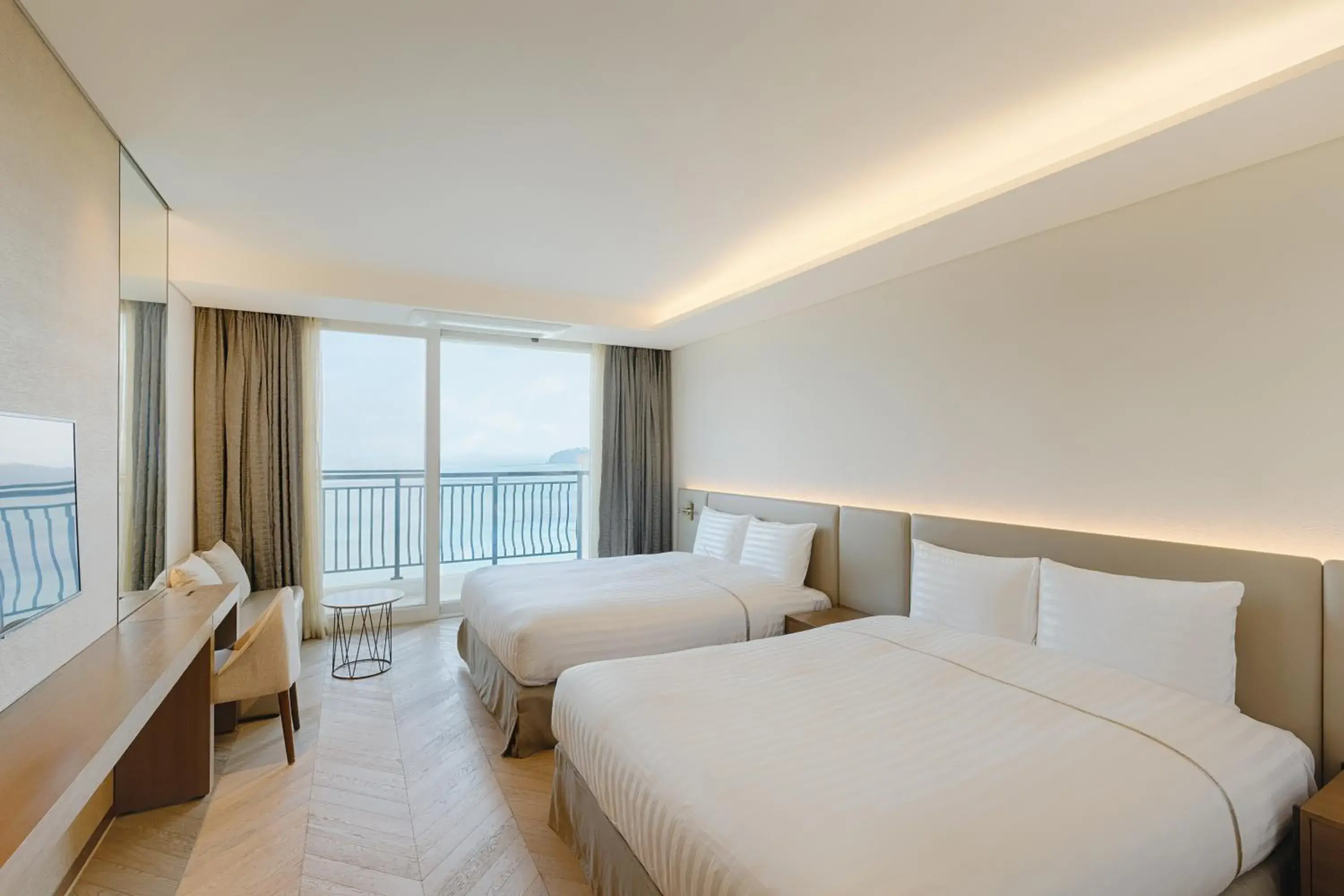 Hotel Superior - Family Twin Room (Without Kitchenette, Ocean View) in Sol Beach Jindo Hotel Superior - Family Twin Room (Without Kitchenette, Ocean View) in Sol Beach Jindo