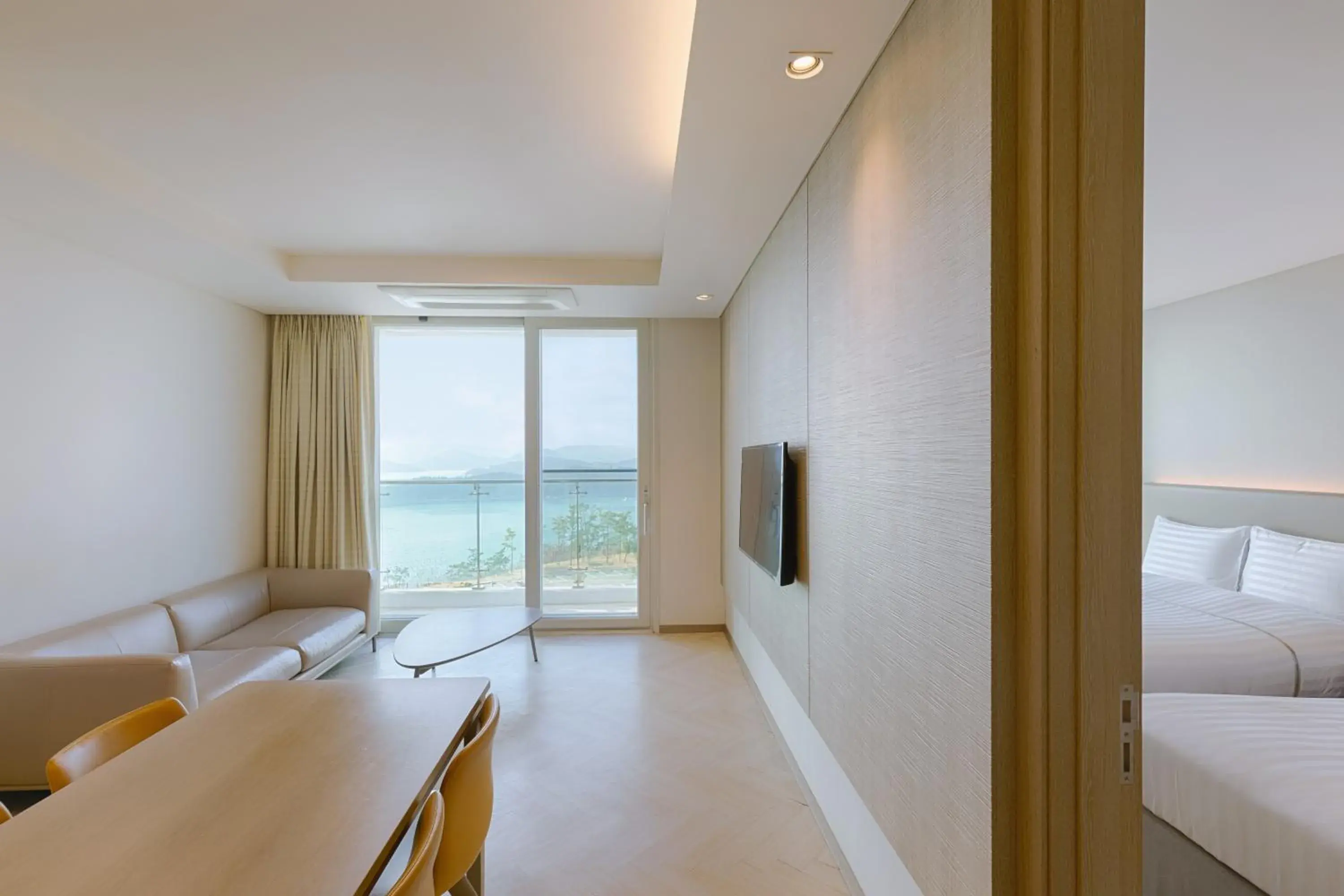 Resort Suite (With Kitchenette, Partial Ocean View in Sol Beach Jindo Resort Suite (With Kitchenette, Partial Ocean View in Sol Beach Jindo