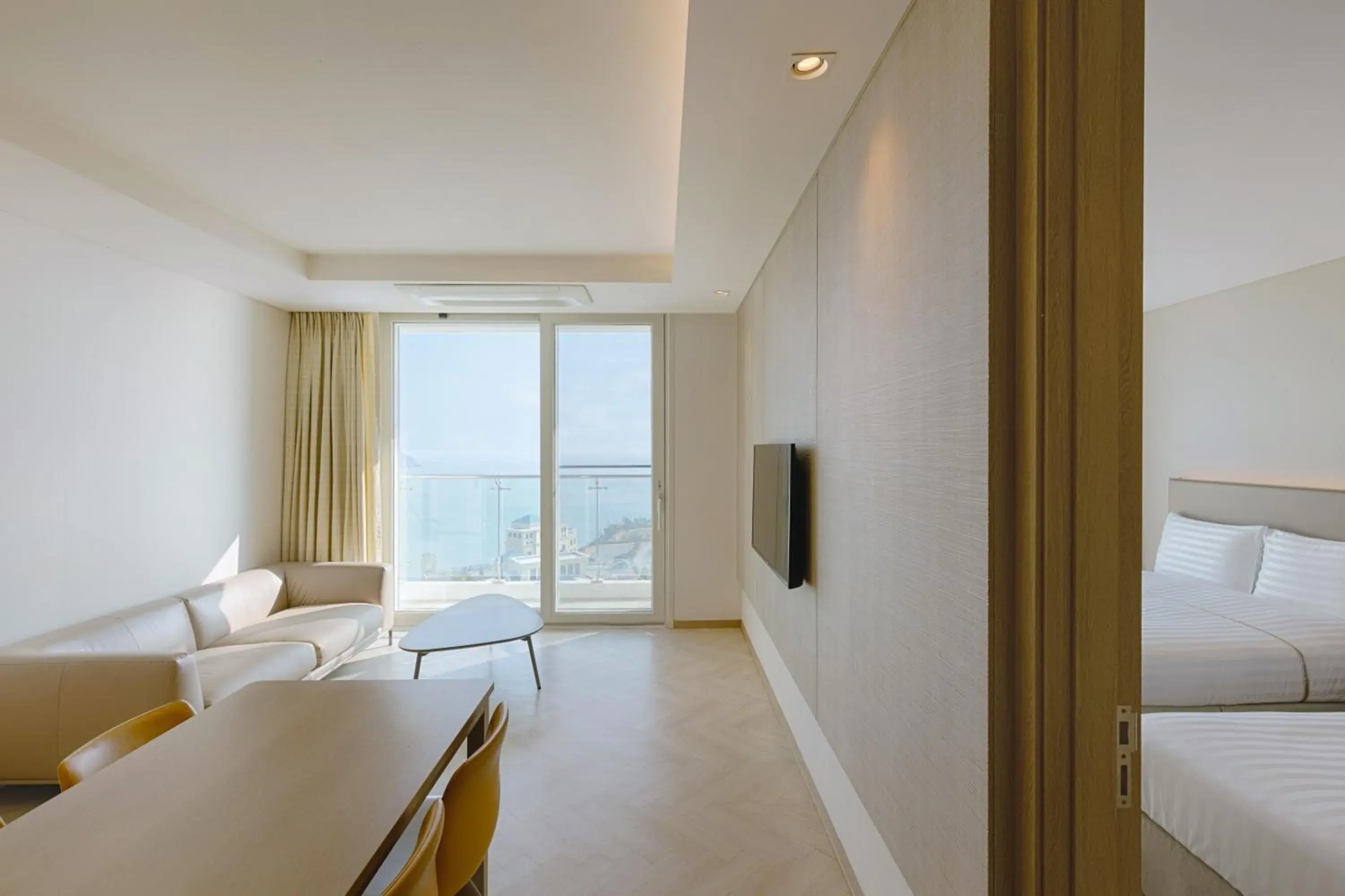 Resort Suite (With Kitchenette,Ocean View) in Sol Beach Jindo Resort Suite (With Kitchenette,Ocean View) in Sol Beach Jindo