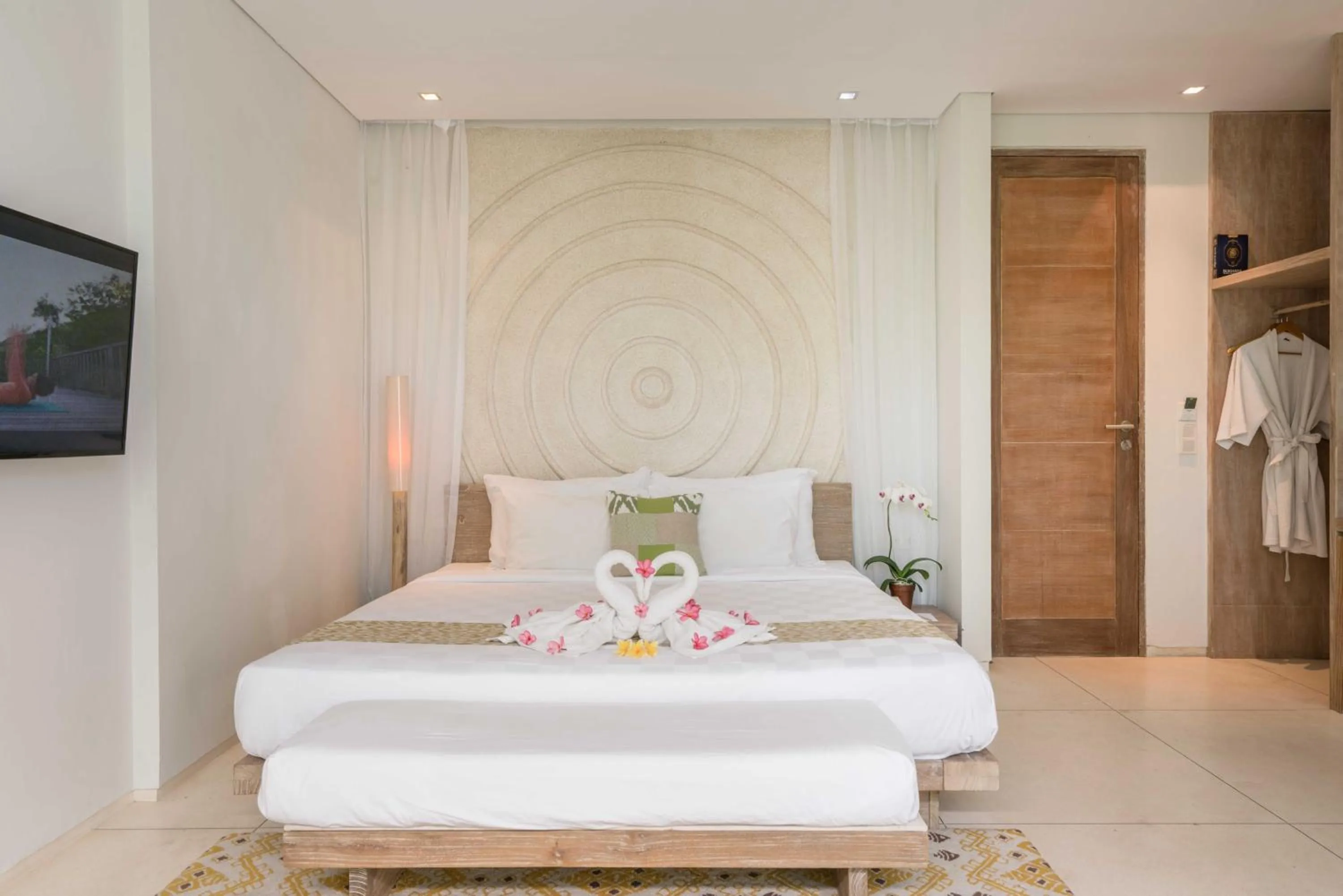 TV and multimedia, Bed in Svarga Resort Lombok