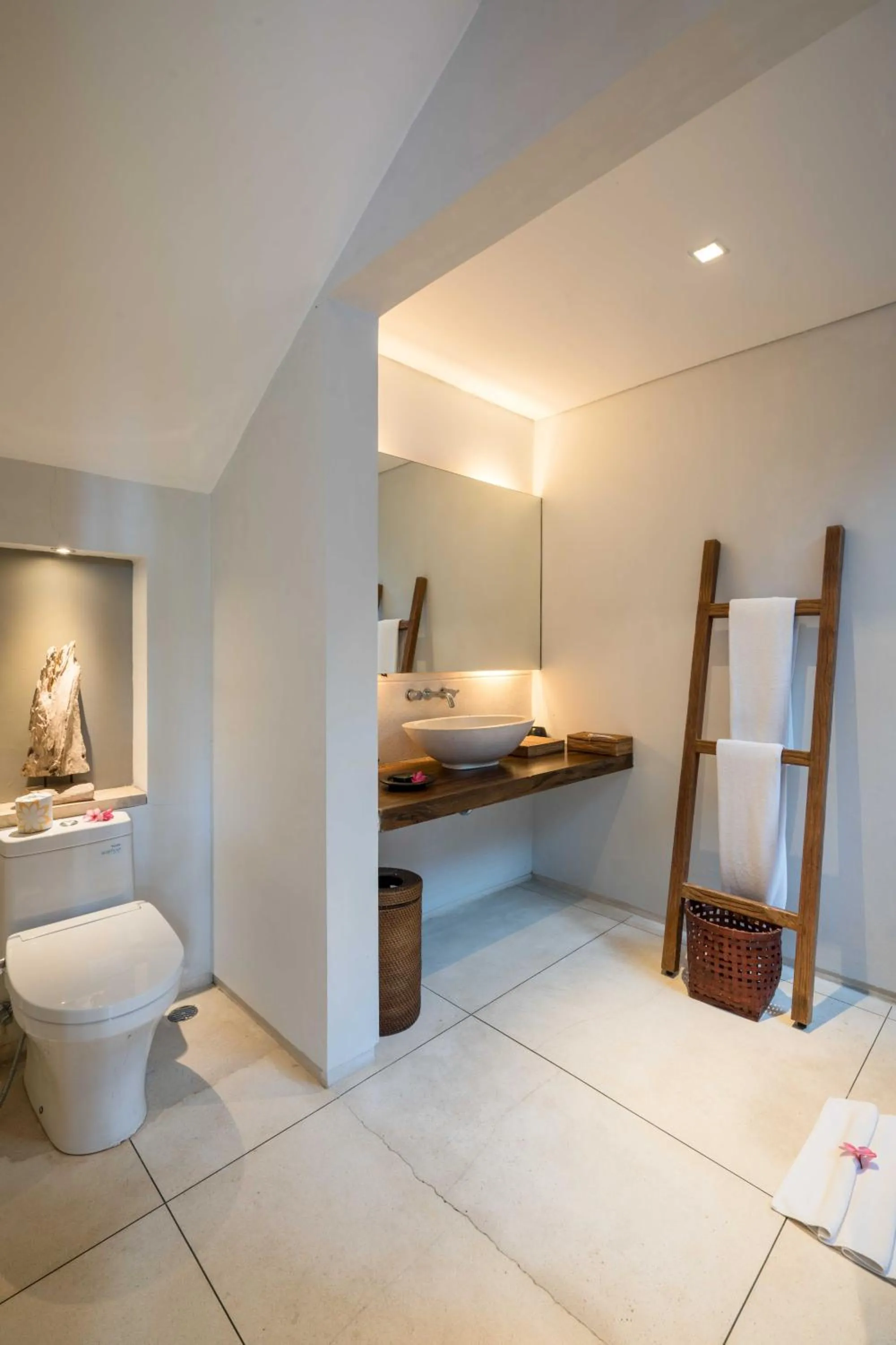 Toilet in Svarga Resort Lombok