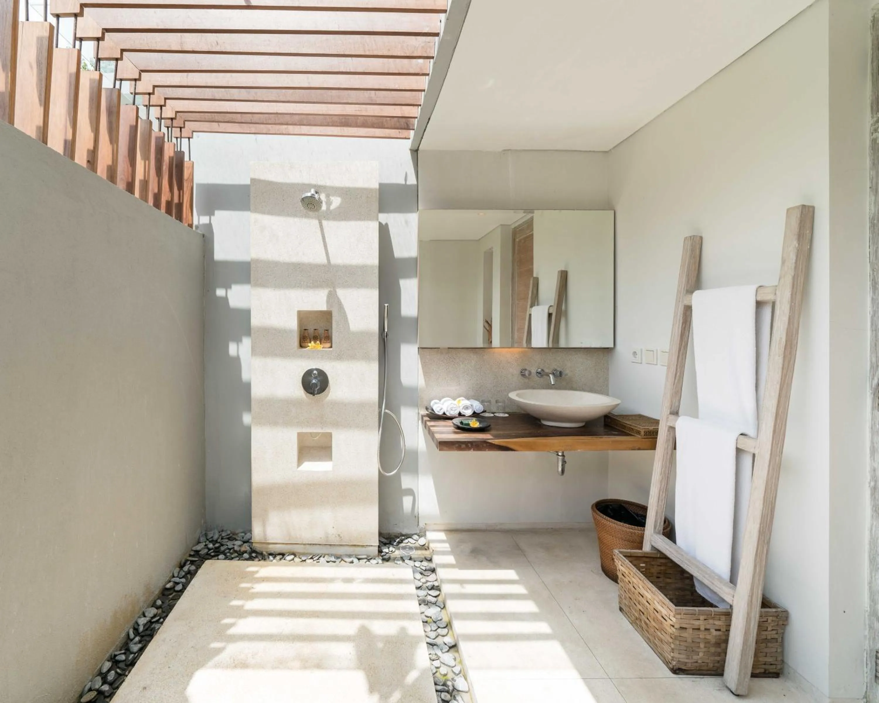 Shower in Svarga Resort Lombok