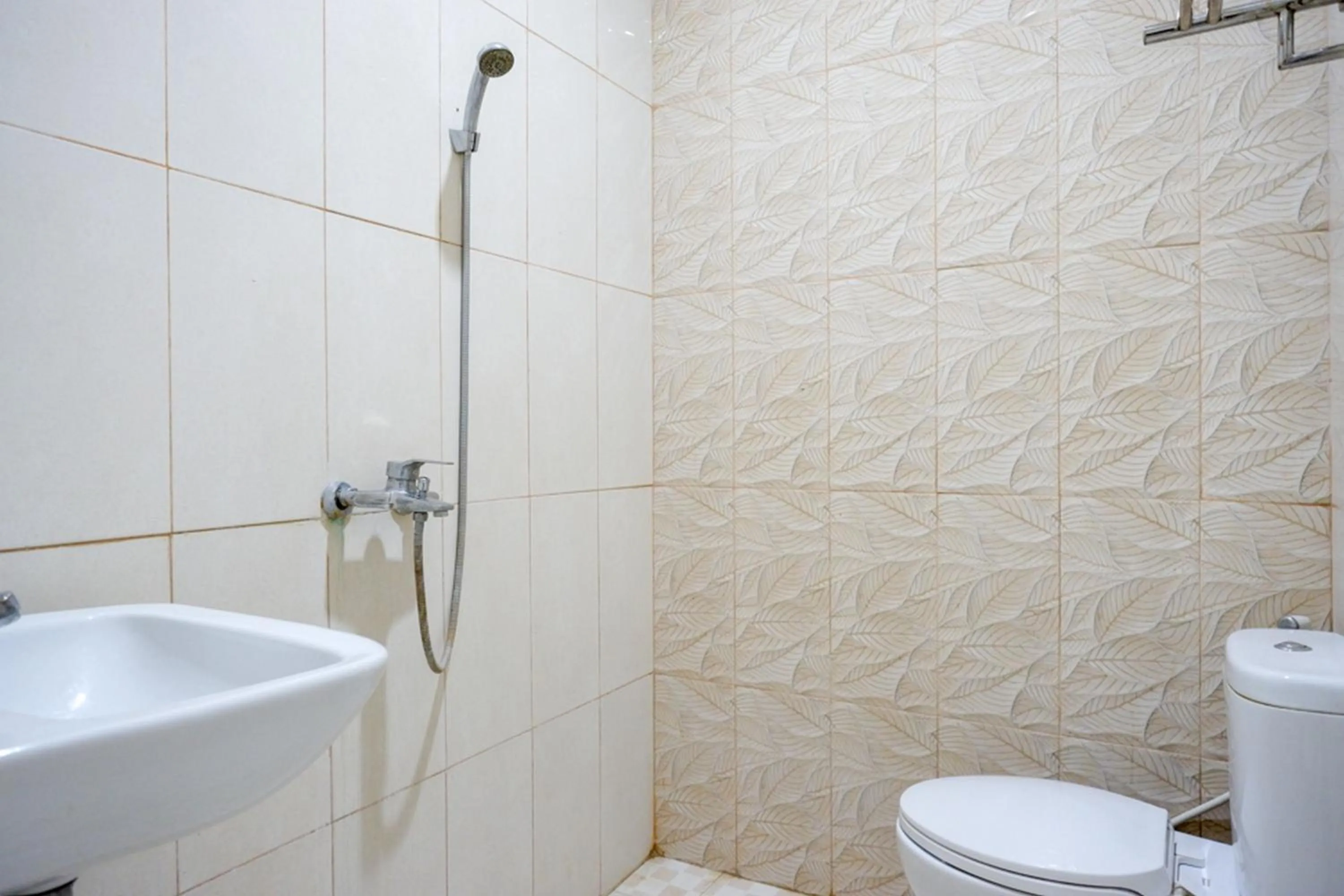 RedDoorz @ Hotel Bumi Palupy