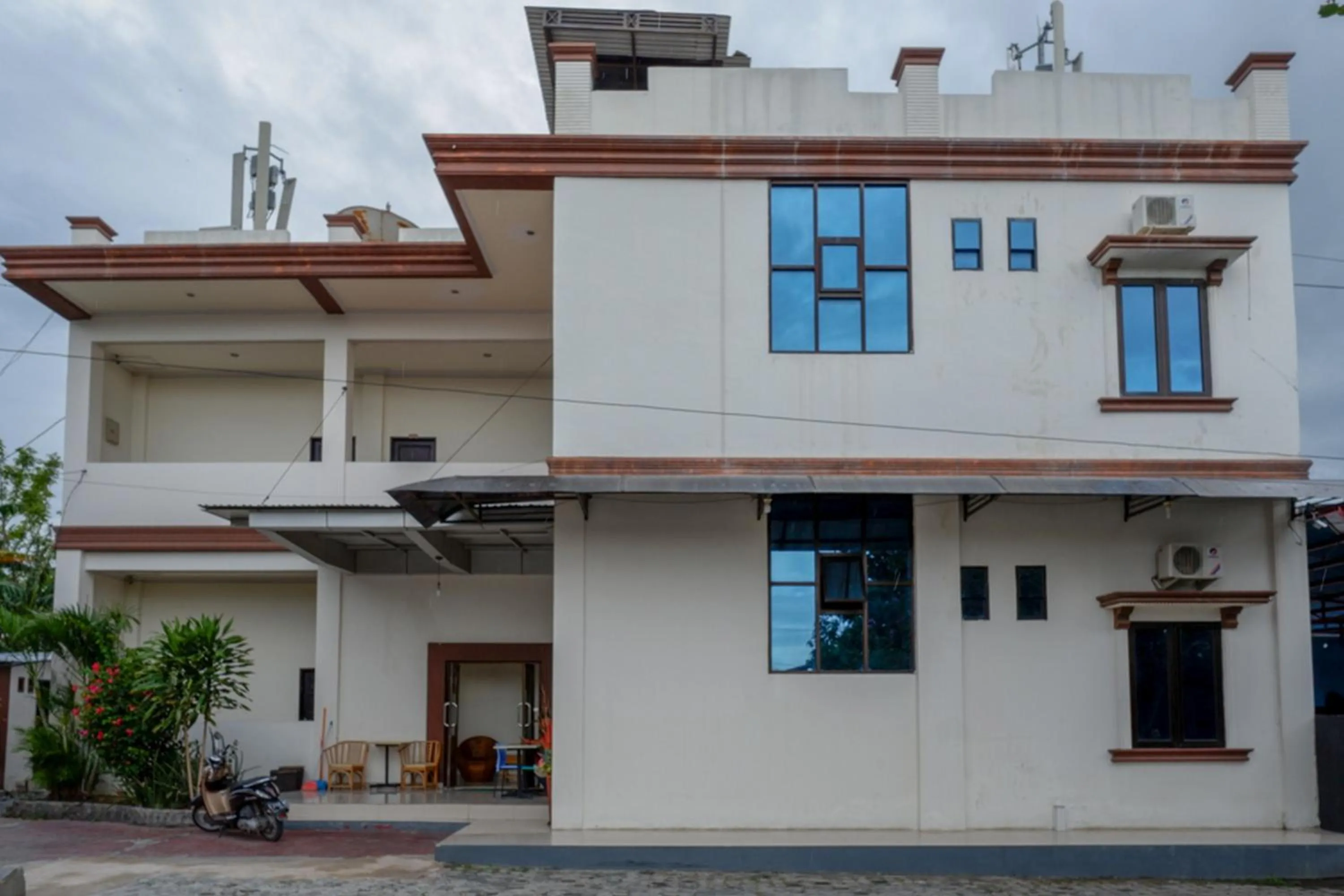 RedDoorz @ Hotel Bumi Palupy