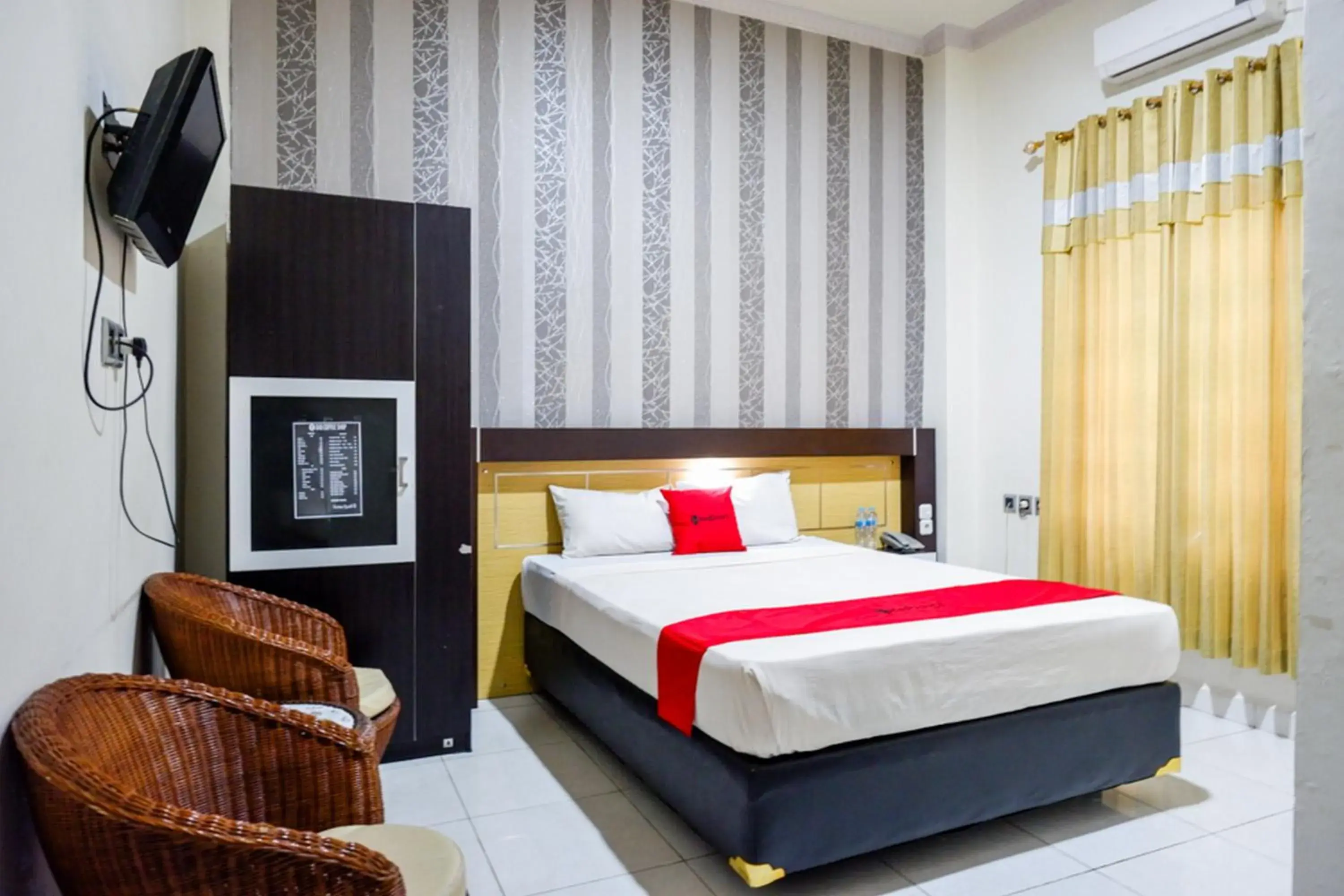 RedDoorz @ Hotel Bumi Palupy RedDoorz @ Hotel Bumi Palupy