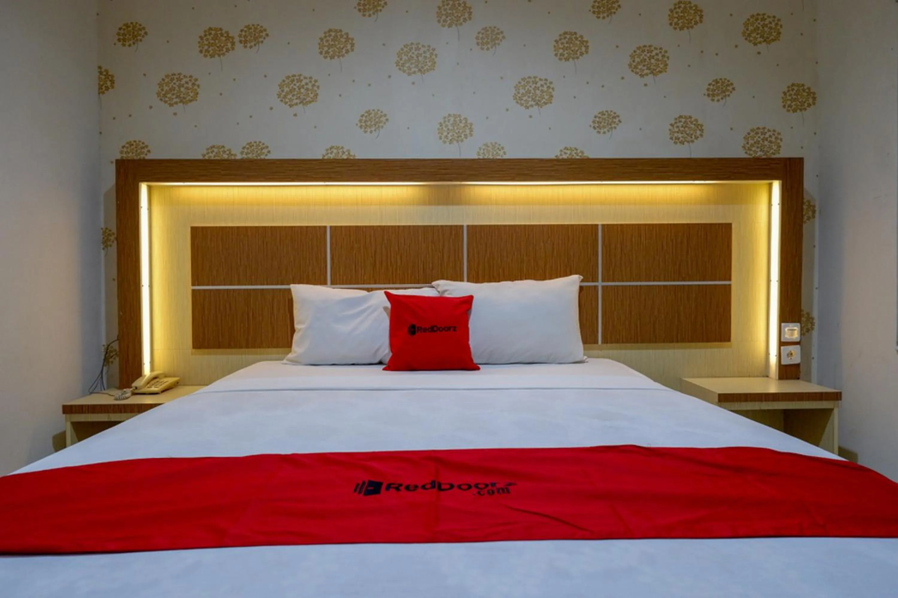 Bed in RedDoorz @ Hotel Bumi Palupy