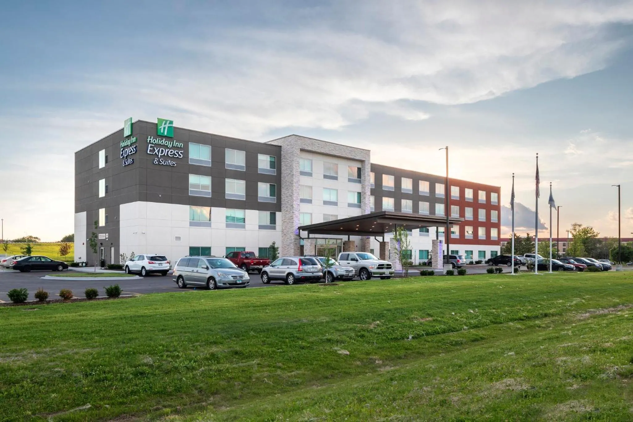 Property building in Holiday Inn Express & Suites - Bourbonnais East - Bradley by IHG