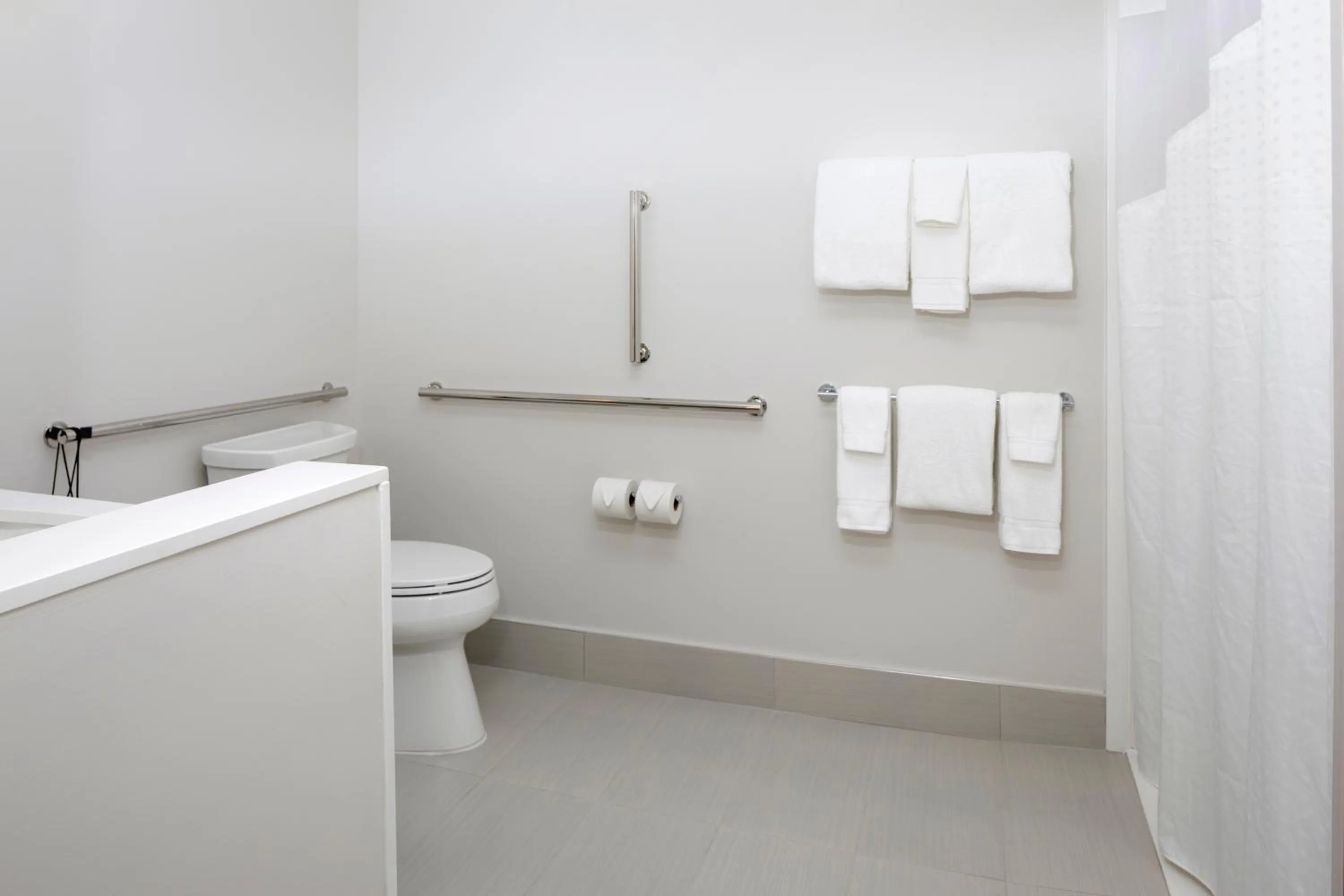 Photo of the whole room in Holiday Inn Express & Suites - Bourbonnais East - Bradley by IHG