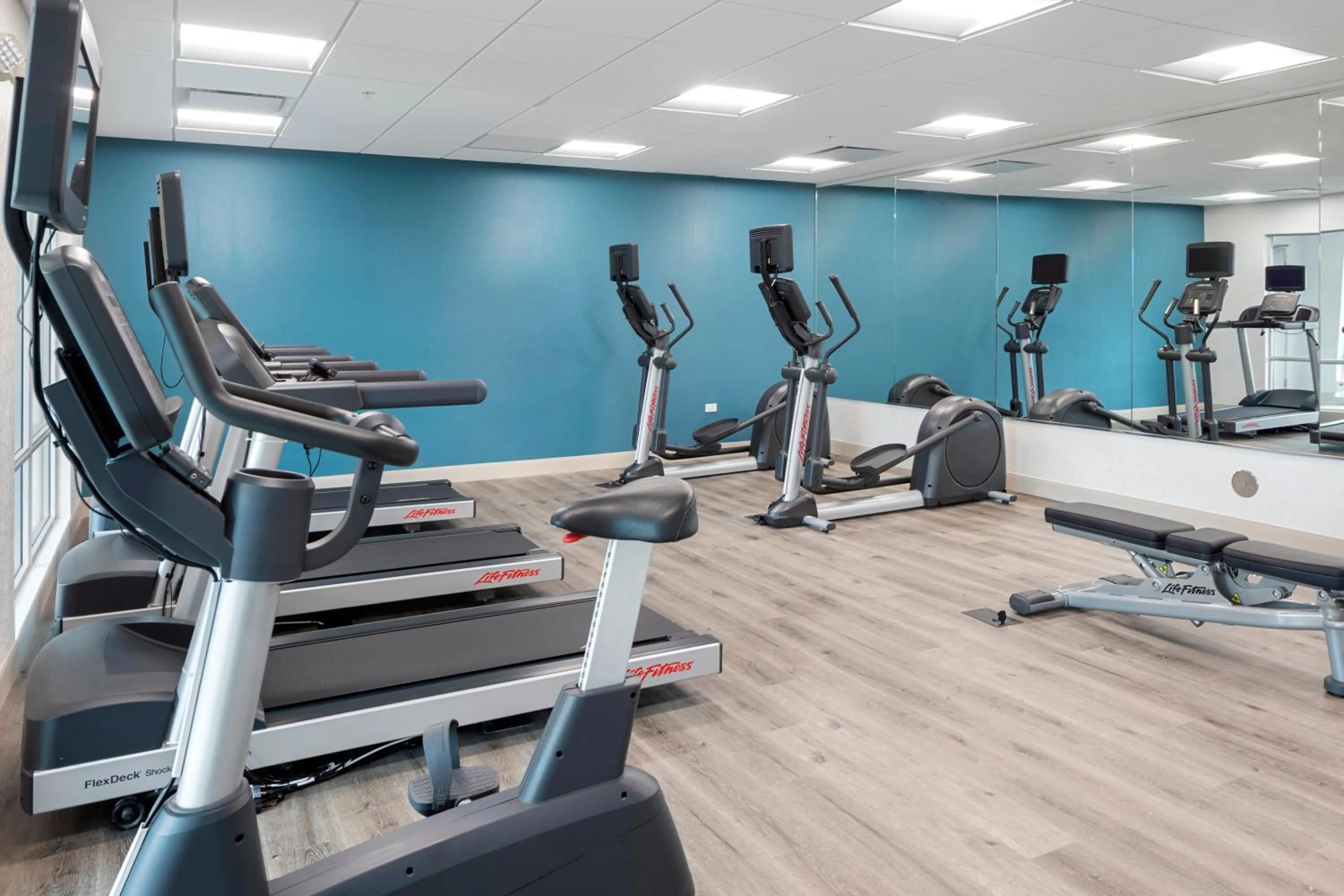 Fitness centre/facilities in Holiday Inn Express & Suites - Bourbonnais East - Bradley by IHG