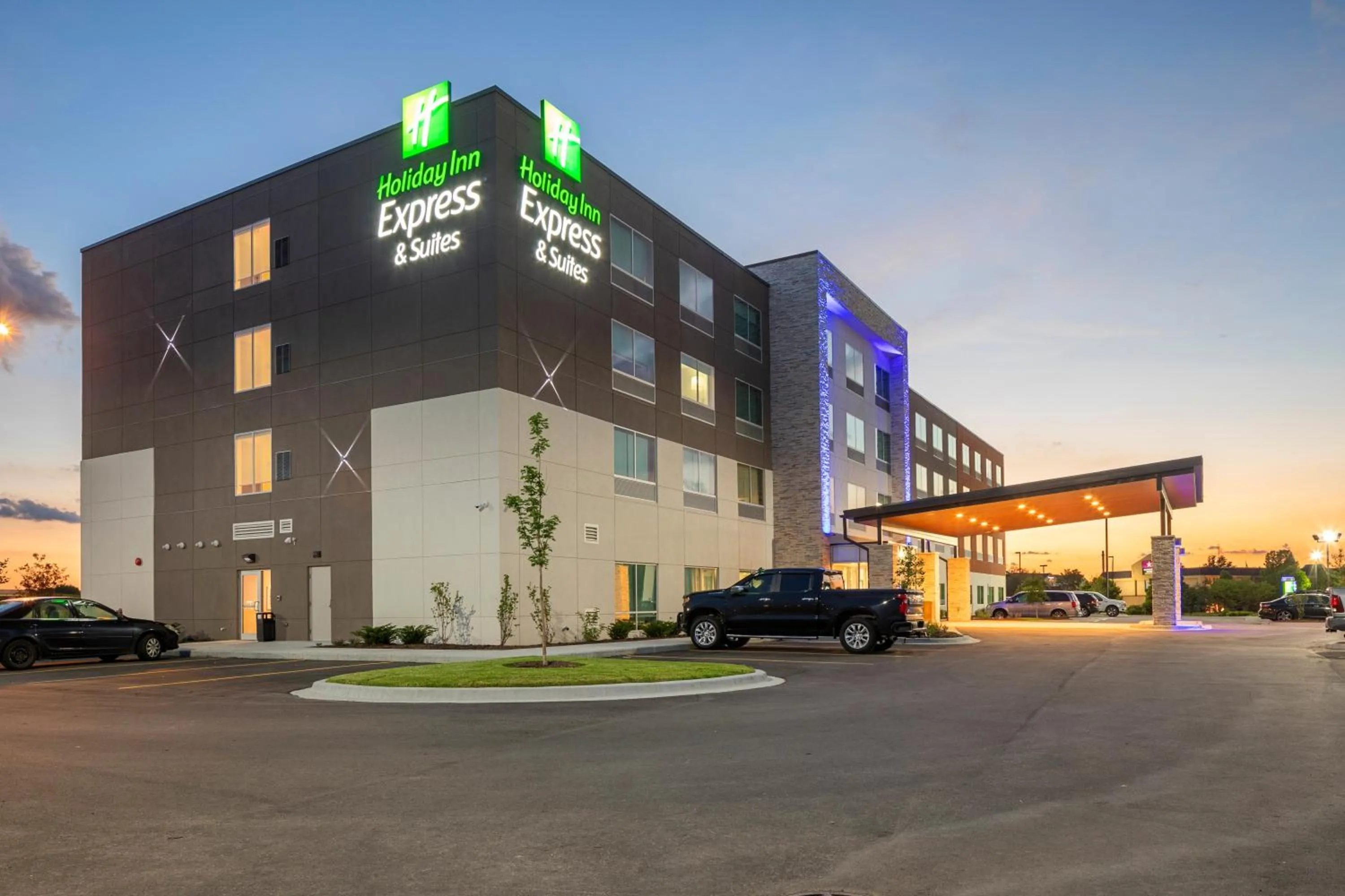 Property building in Holiday Inn Express & Suites - Bourbonnais East - Bradley by IHG