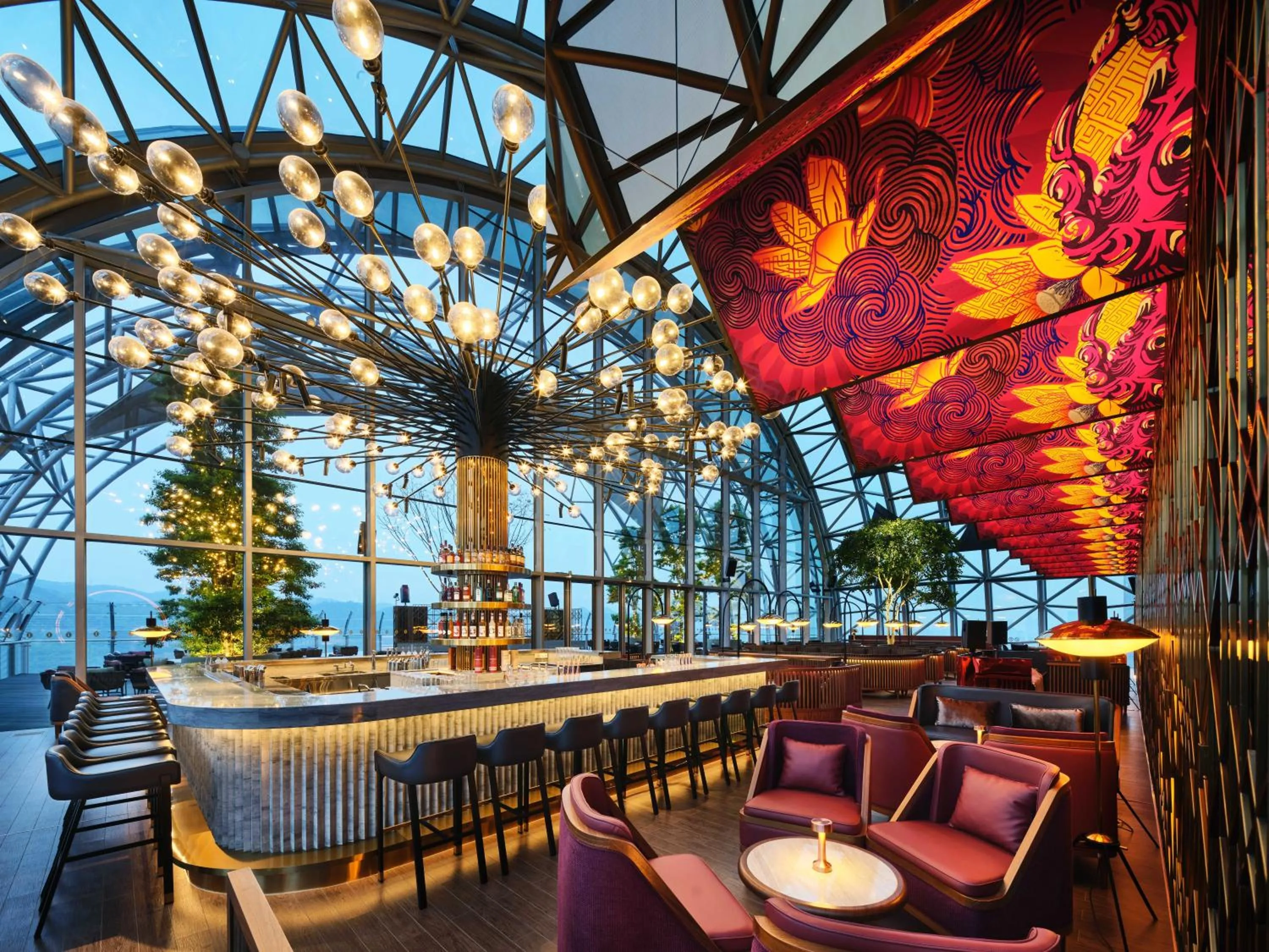 Lounge or bar in InterContinental Chongqing Raffles City by IHG