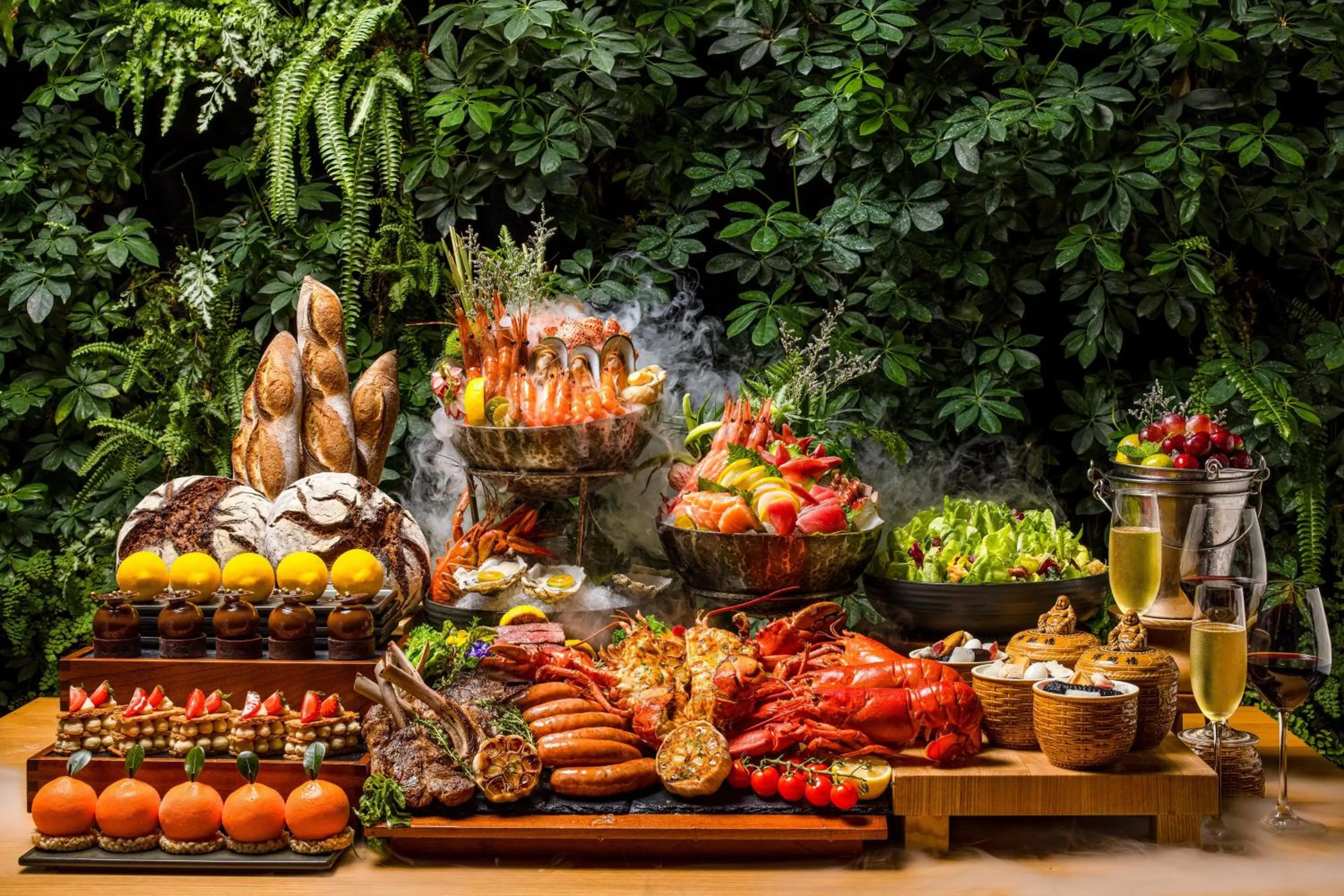 Restaurant/places to eat in InterContinental Chongqing Raffles City by IHG