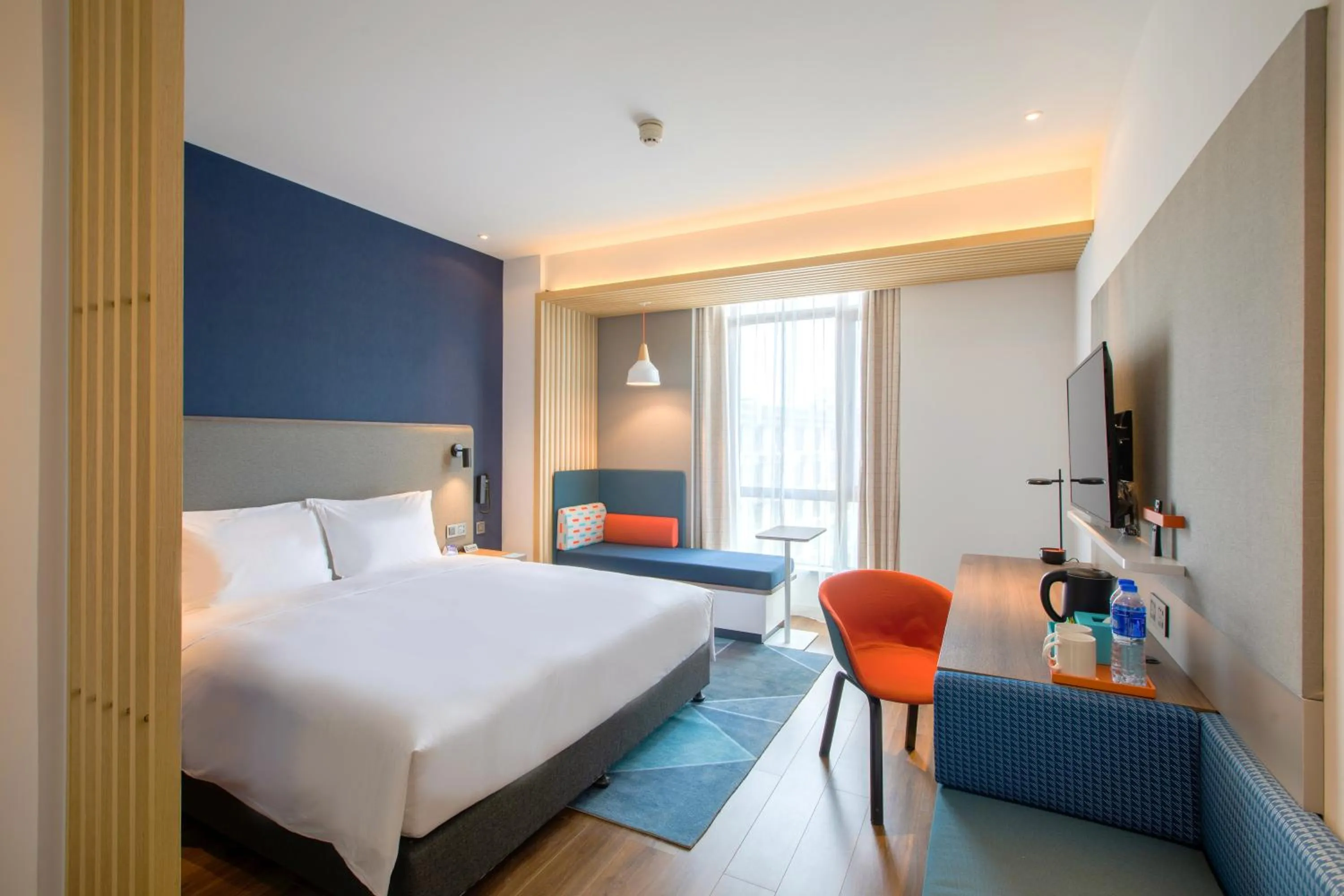 Photo of the whole room, Bed in Holiday Inn Express Zhangjiagang Free Trade Zone by IHG