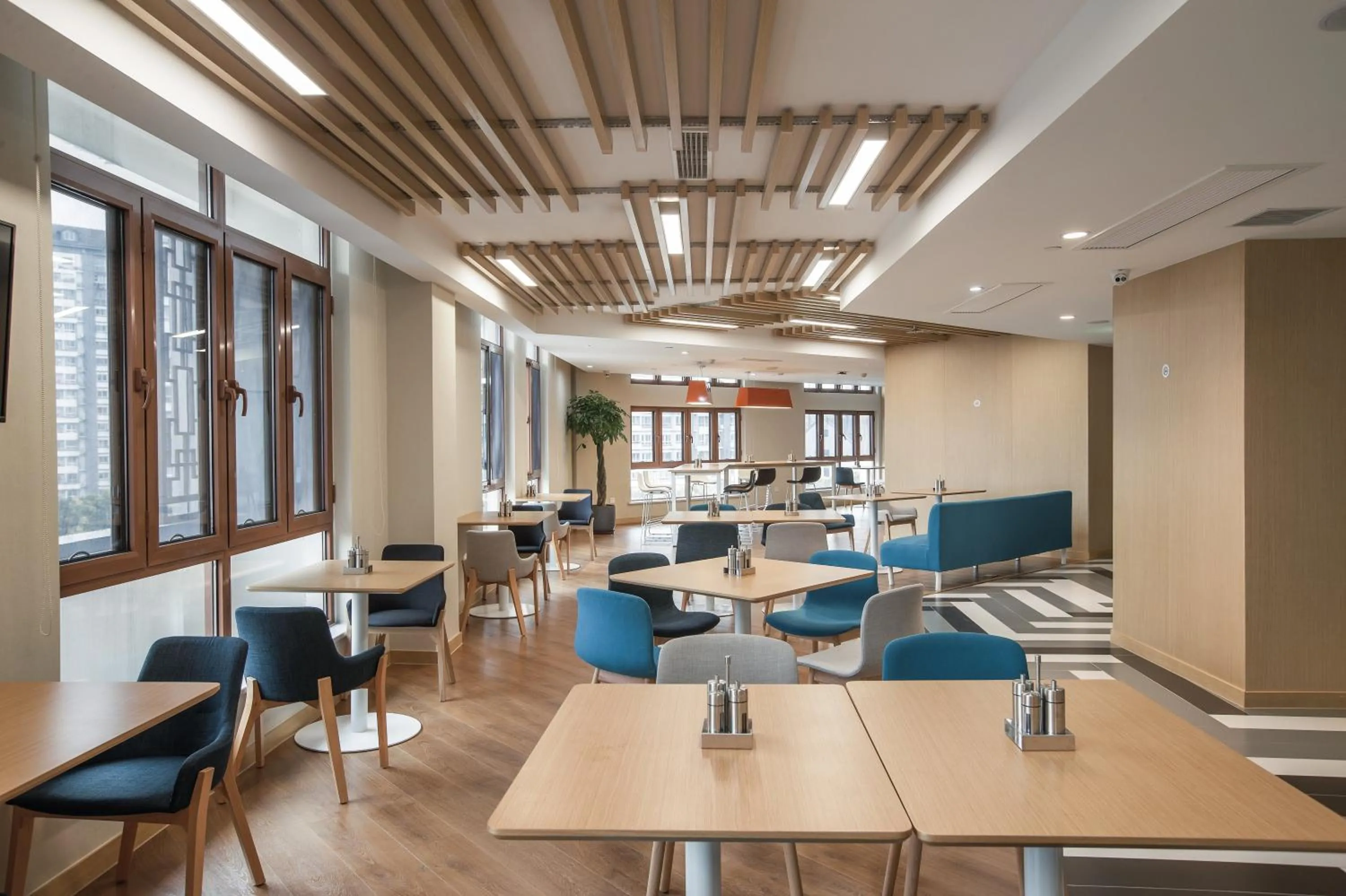 Breakfast in Holiday Inn Express Zhangjiagang Free Trade Zone by IHG