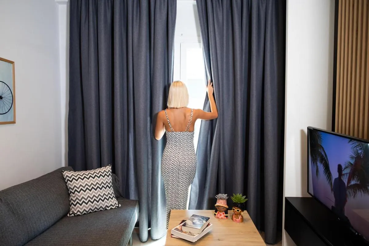 Communal lounge/ TV room in White 9