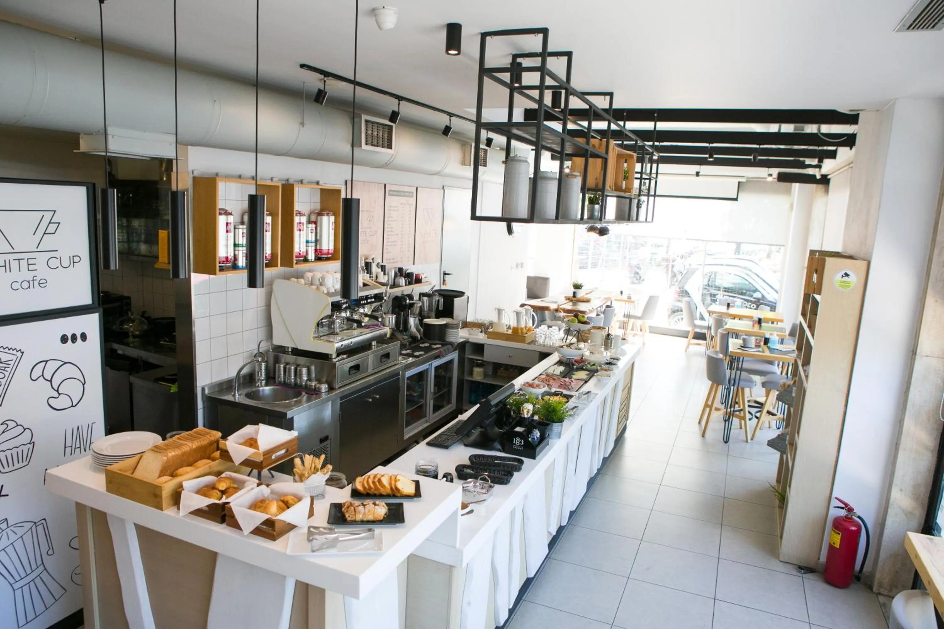 Breakfast in White 9