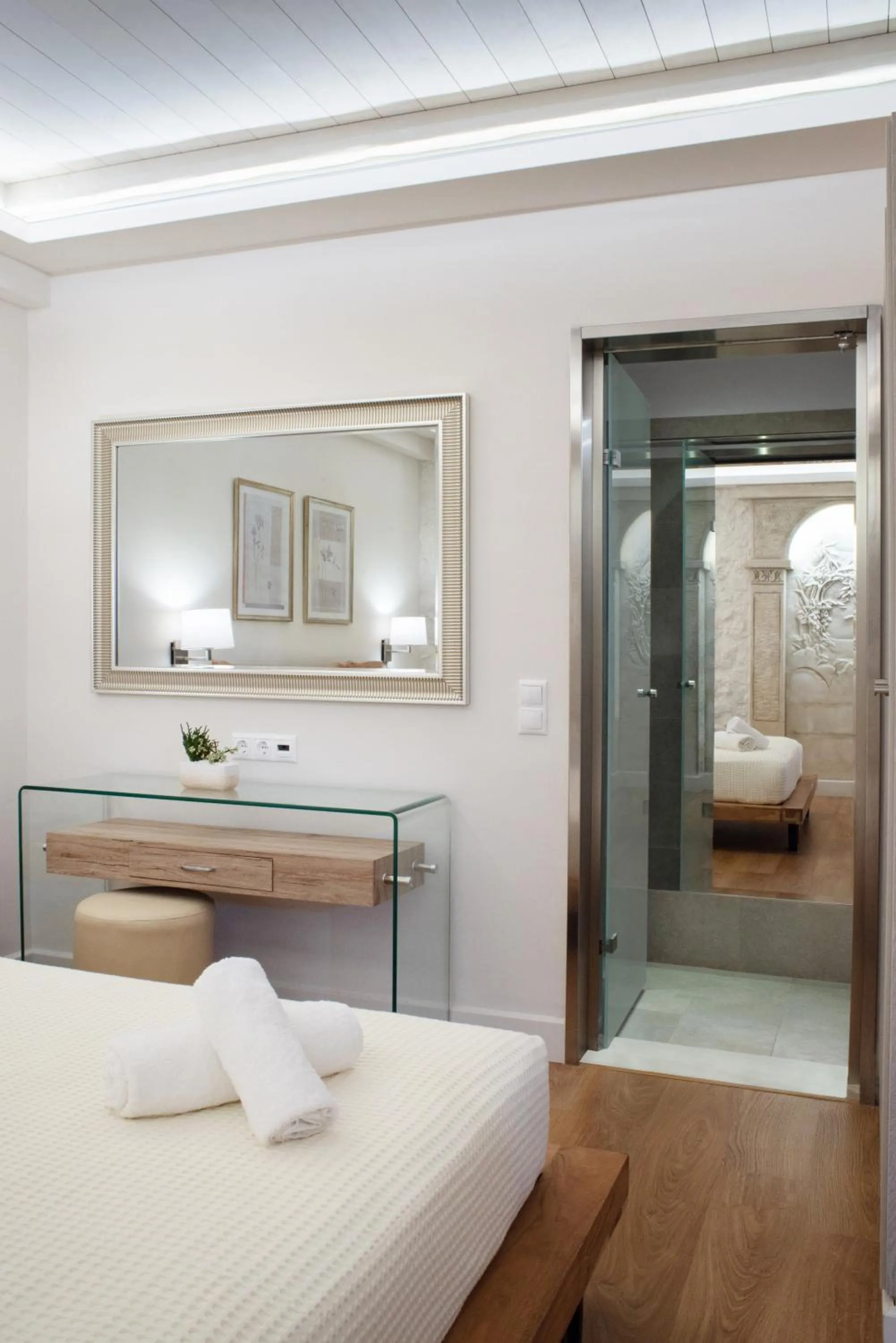 Bed in Karalis Beach