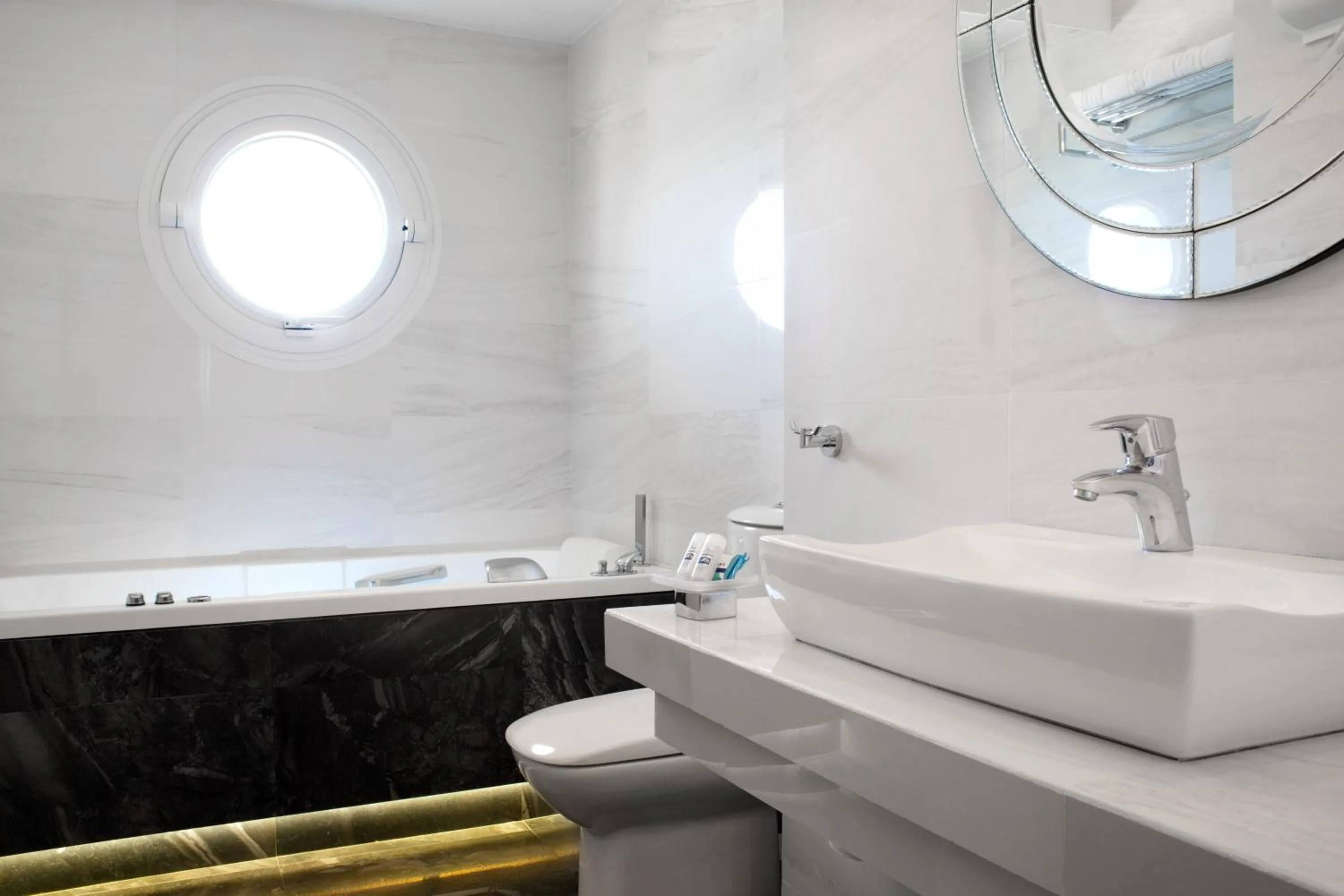 Hot Tub in Karalis City Hotel