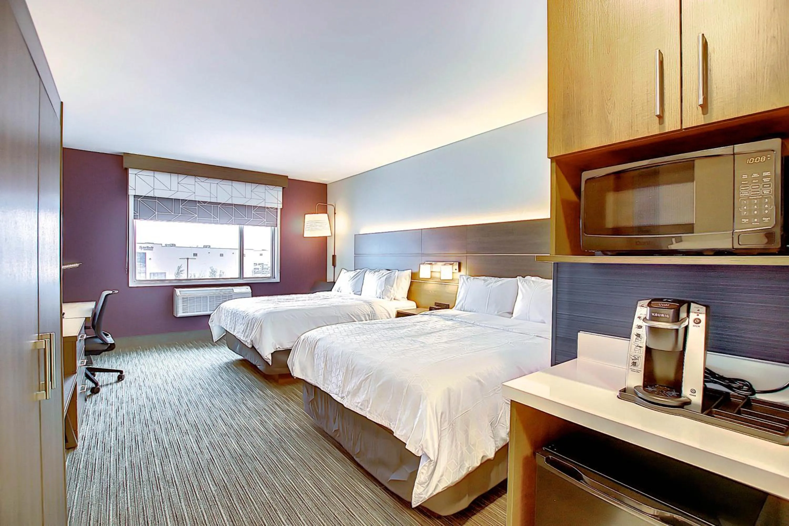 Bed in Holiday Inn Express & Suites - Calgary Airport Trail NE by IHG