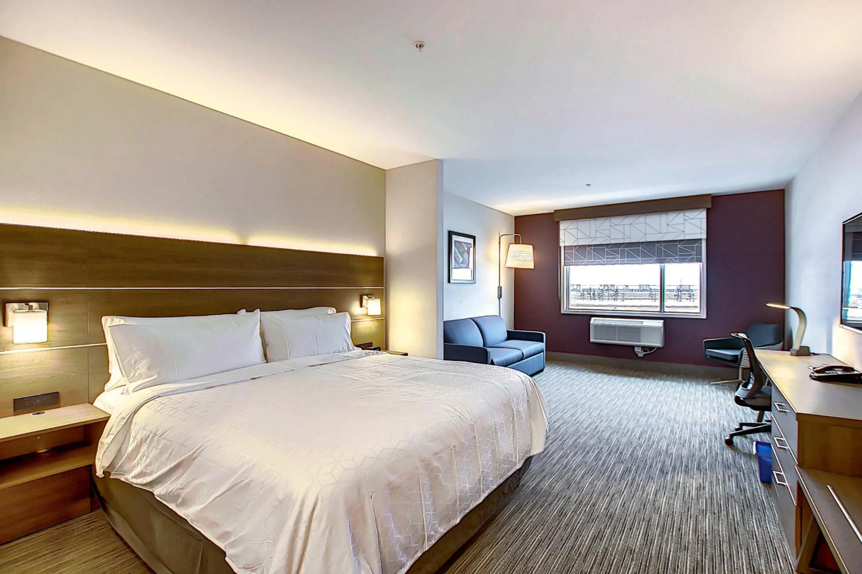 Bed in Holiday Inn Express & Suites - Calgary Airport Trail NE by IHG