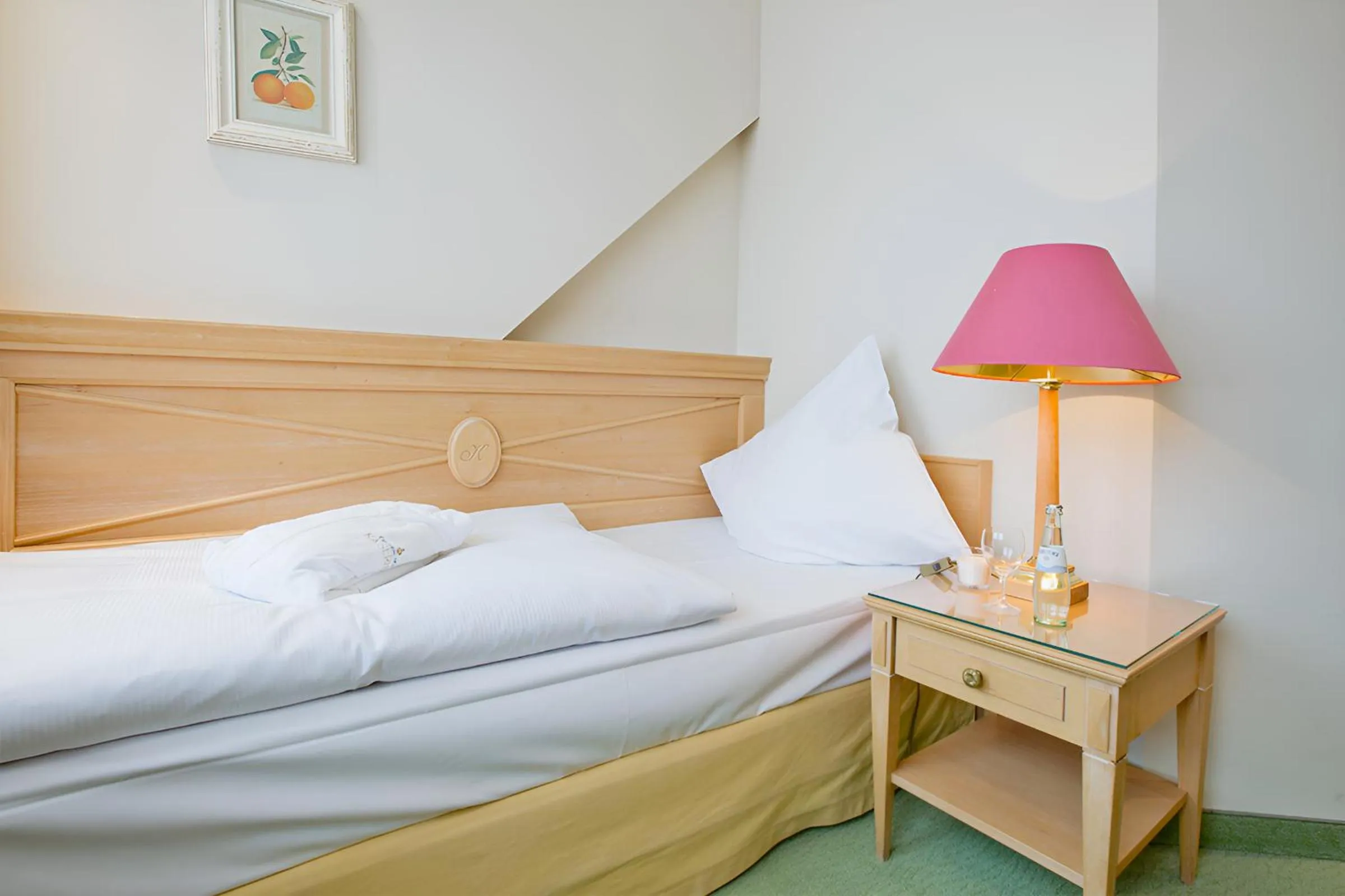 Bed in Central-Hotel Kaiserhof