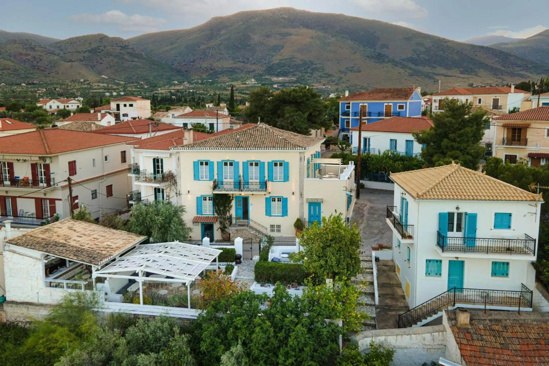 Property building in Galaxa Mansion