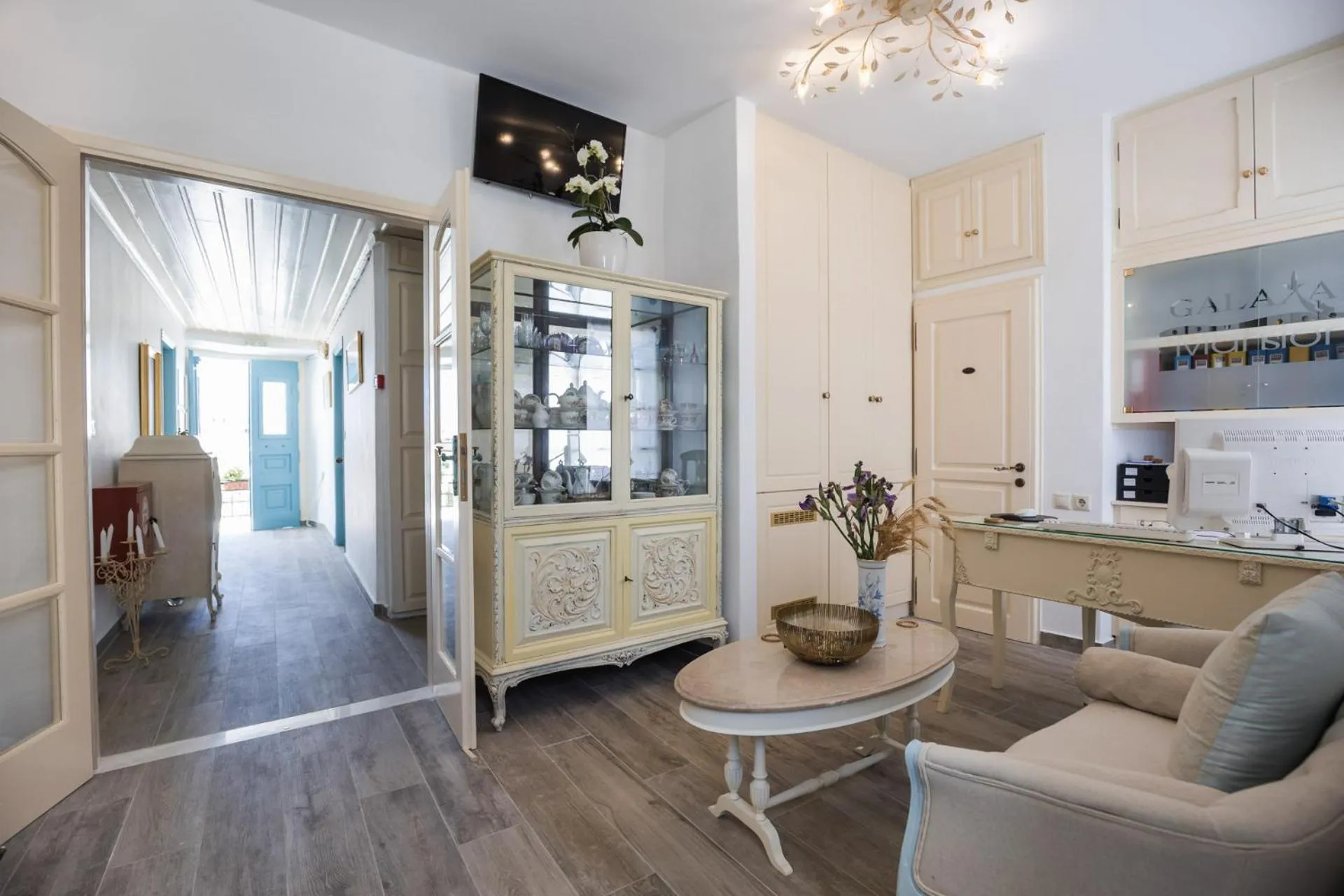 Lobby or reception in Galaxa Mansion