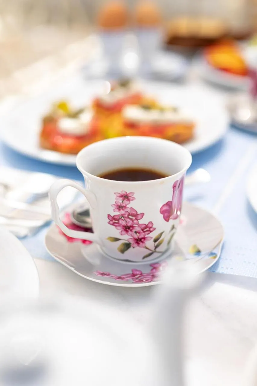 Breakfast in Galaxa Mansion