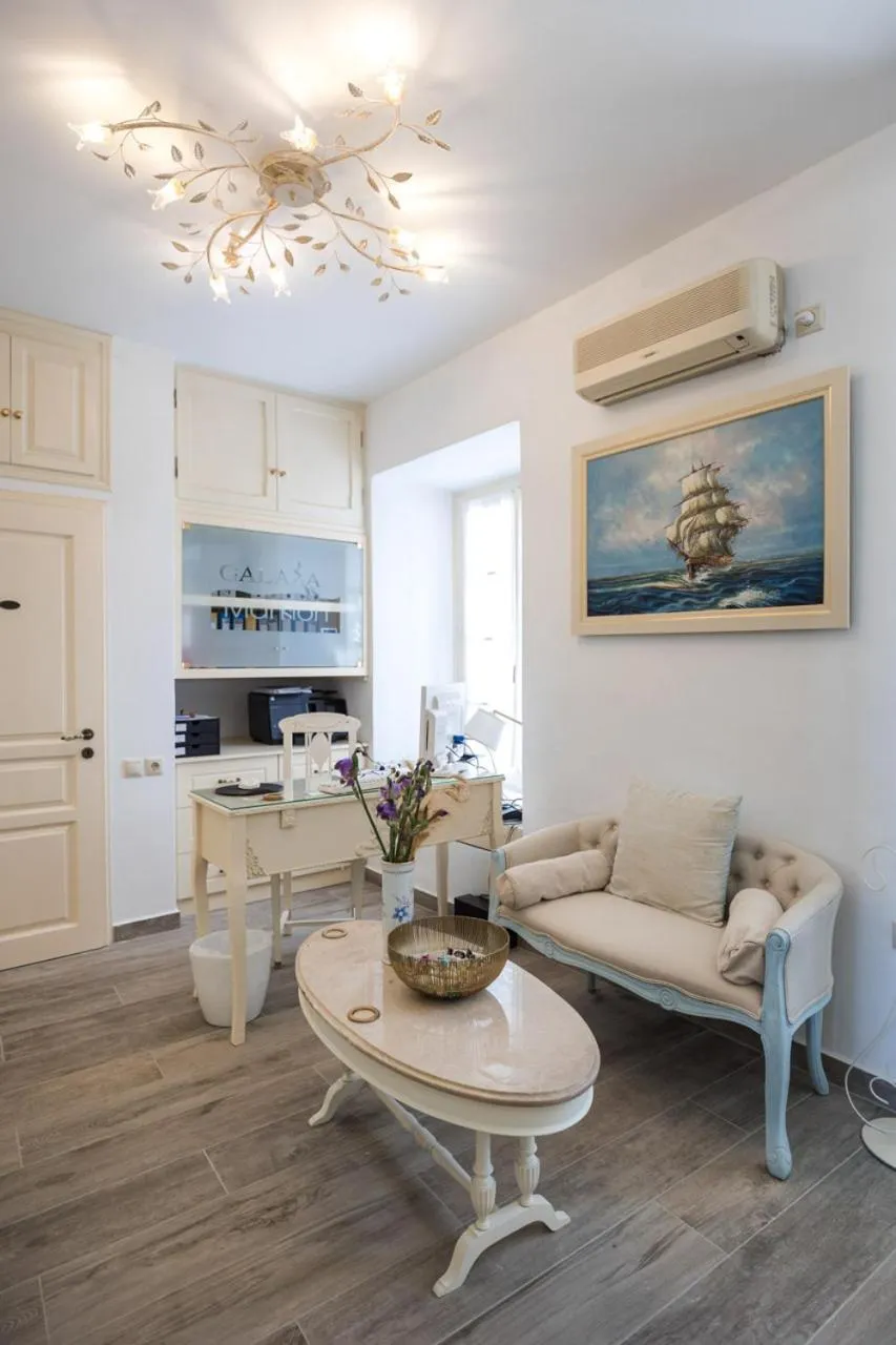 Lobby or reception in Galaxa Mansion