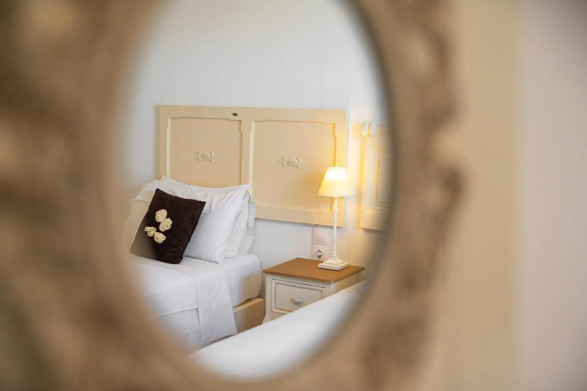 Bed in Galaxa Mansion