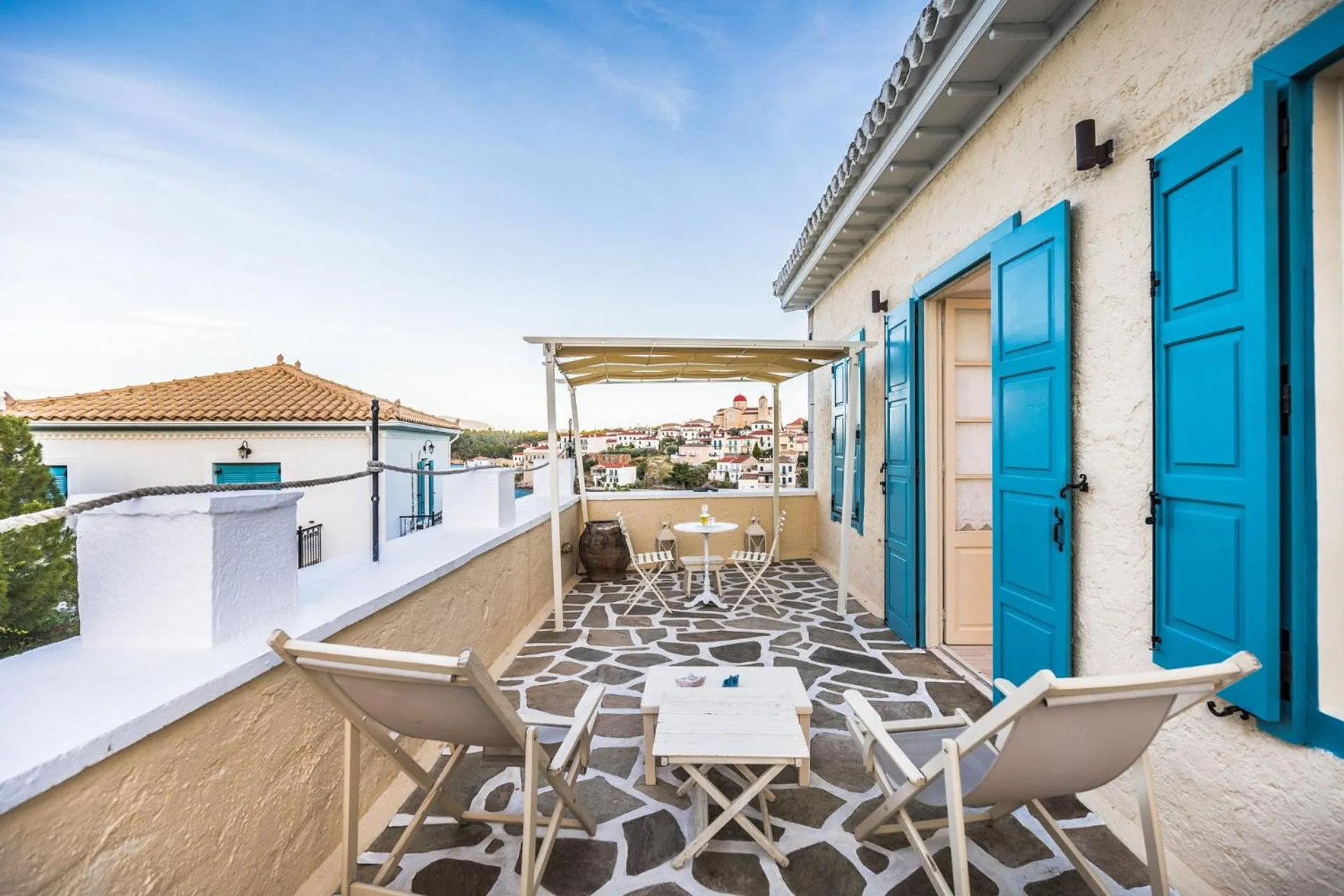 Balcony/Terrace in Galaxa Mansion