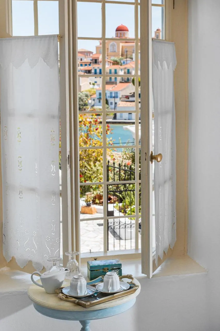 Coffee/tea facilities in Galaxa Mansion