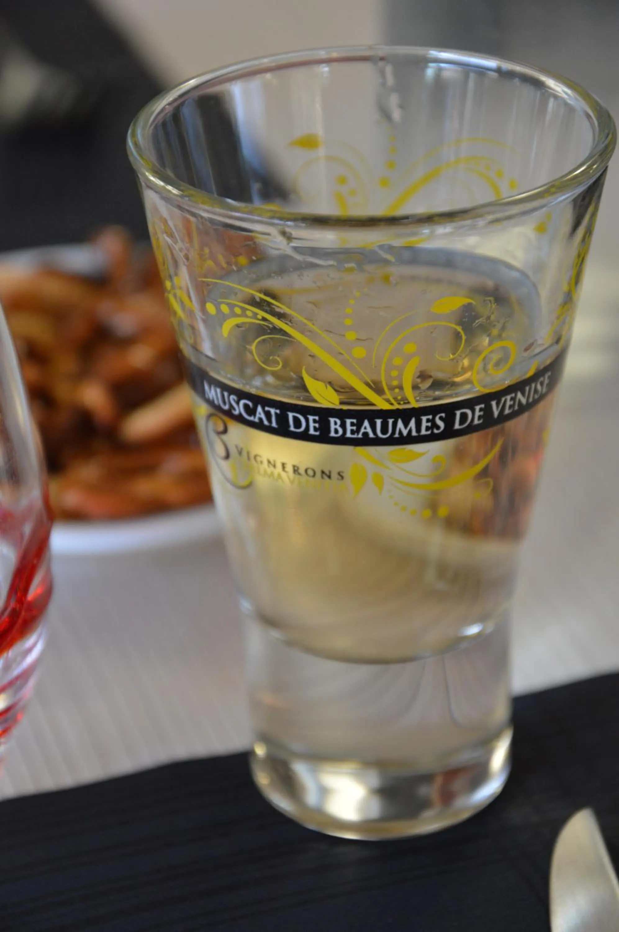 Entertainment in La Dentellière