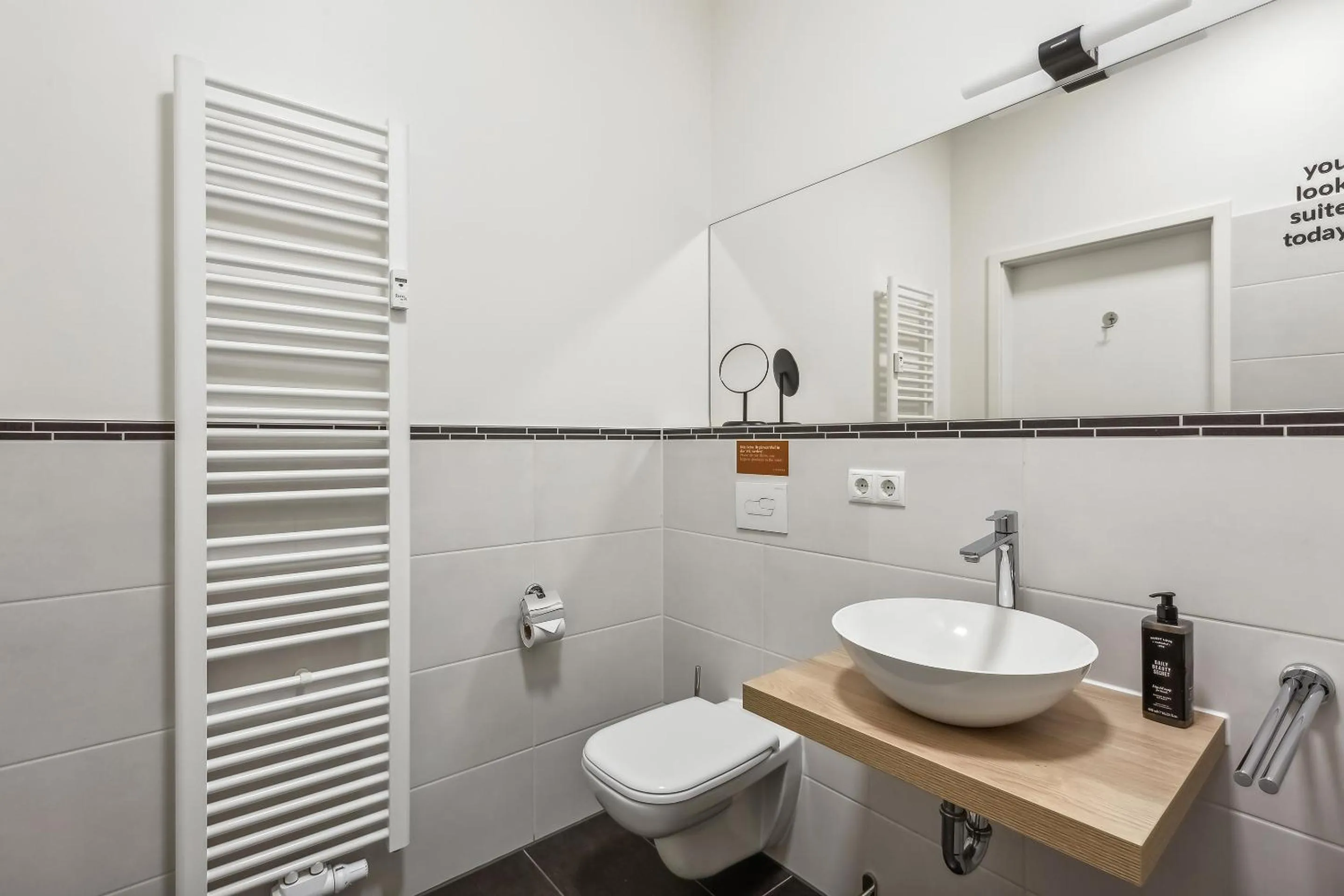 Shower in Limehome Leipzig Am Brühl