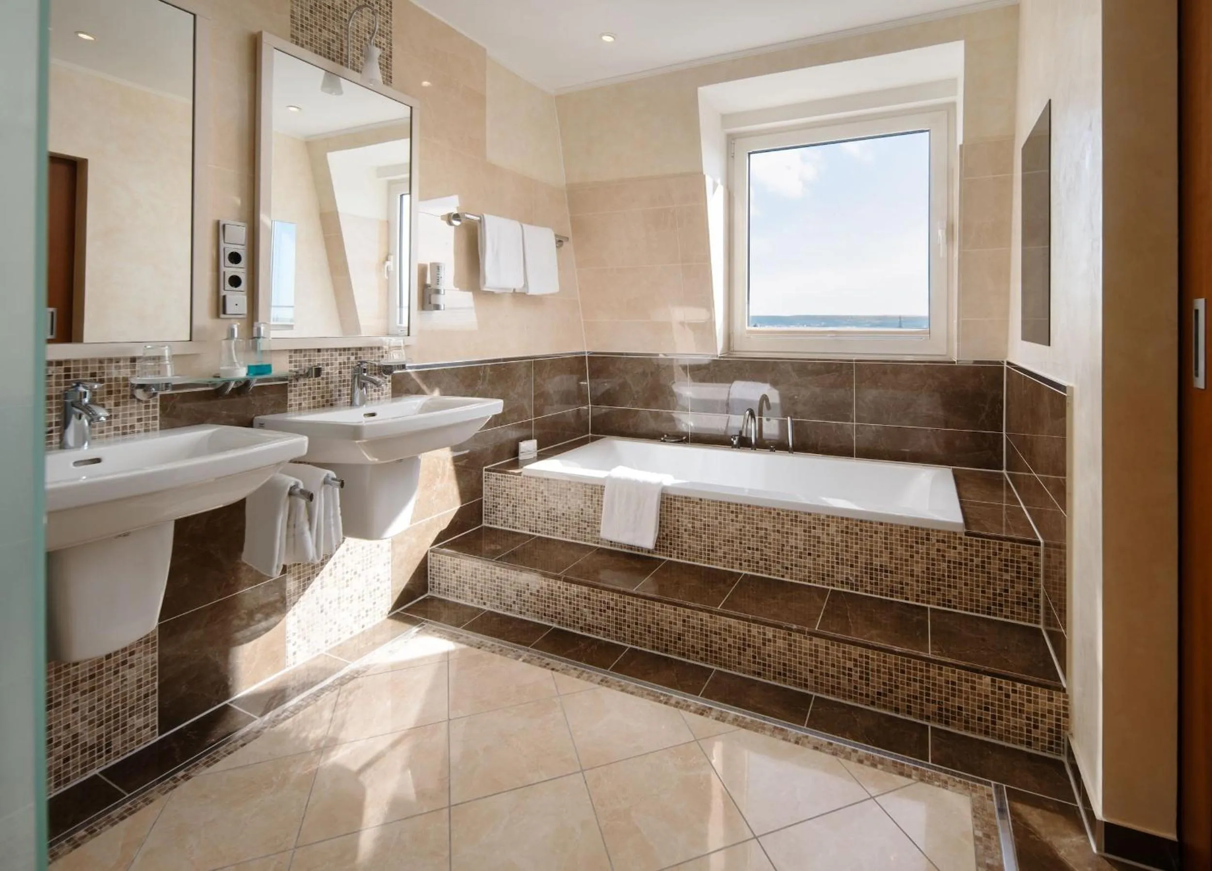 Bathroom, Bed in Hotel FREIZEIT IN