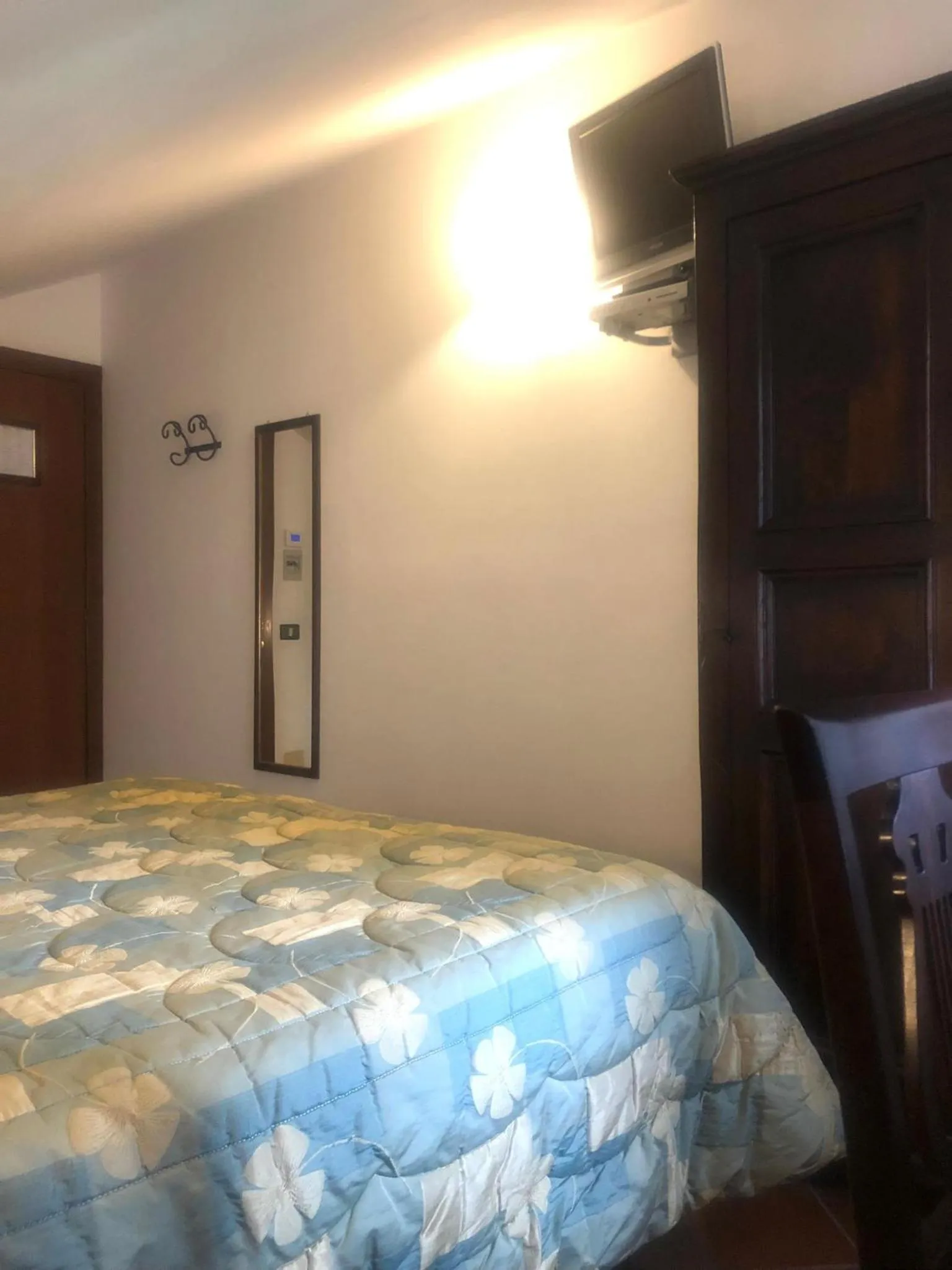 Bed in Hotel Bucaneve