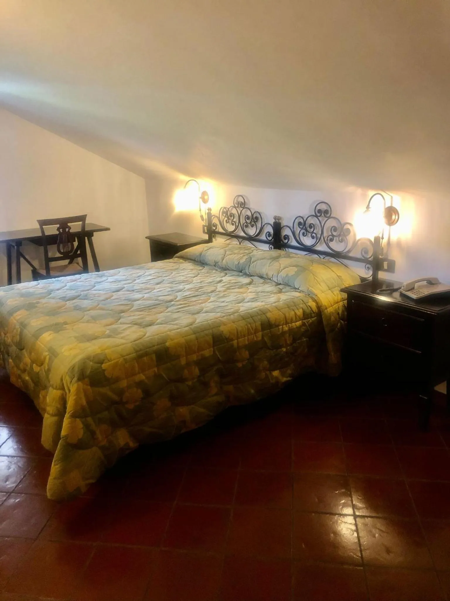 Bed in Hotel Bucaneve