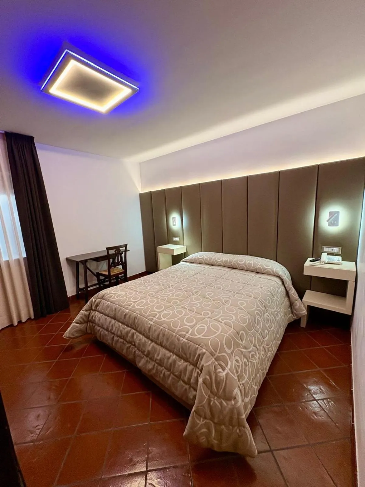 Bed in Hotel Bucaneve