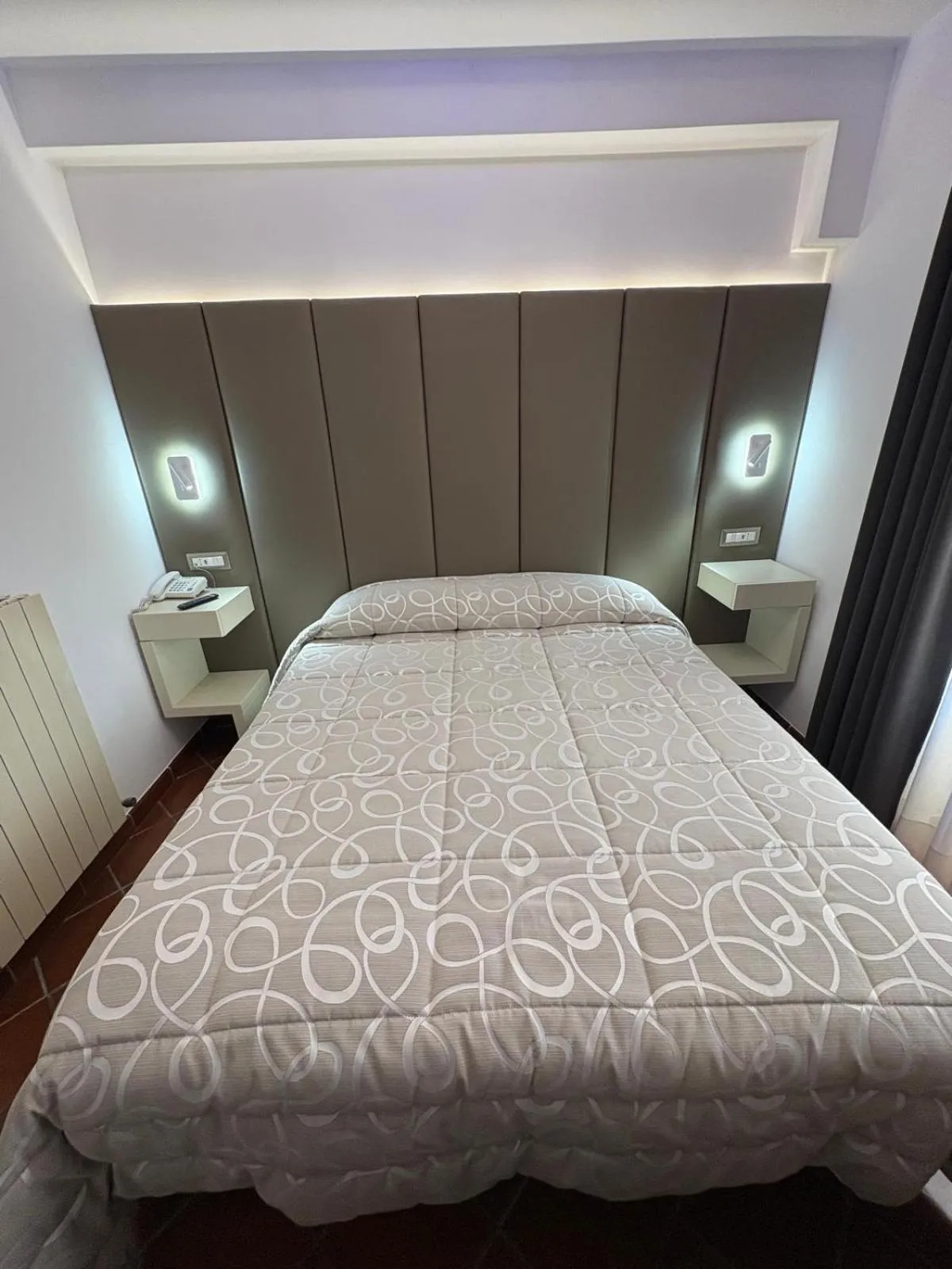 Bed in Hotel Bucaneve