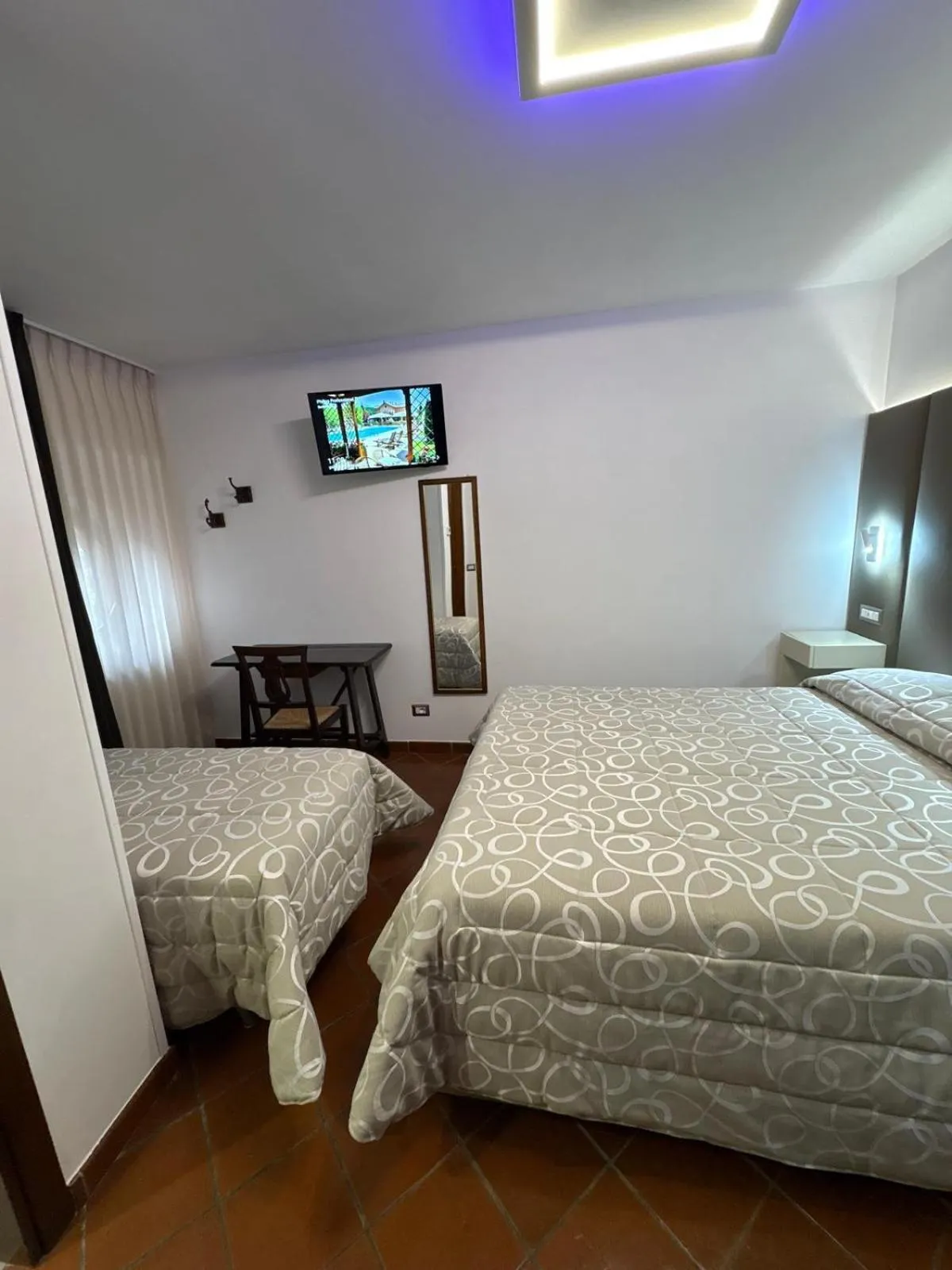 Bed in Hotel Bucaneve