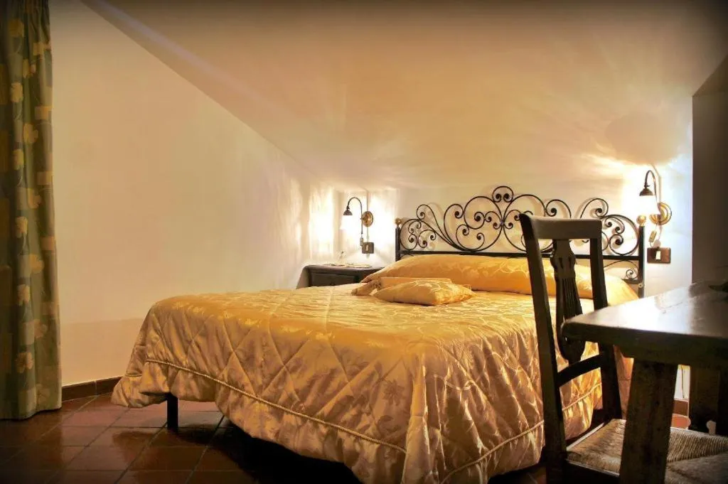 Bed in Hotel Bucaneve