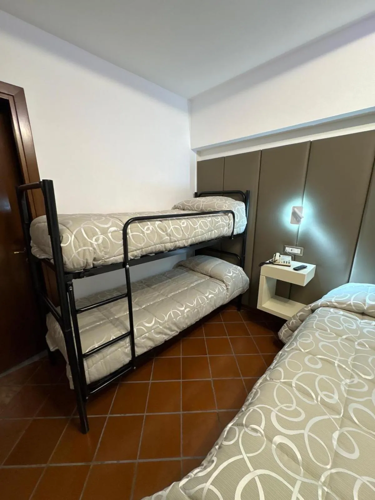 Bed in Hotel Bucaneve